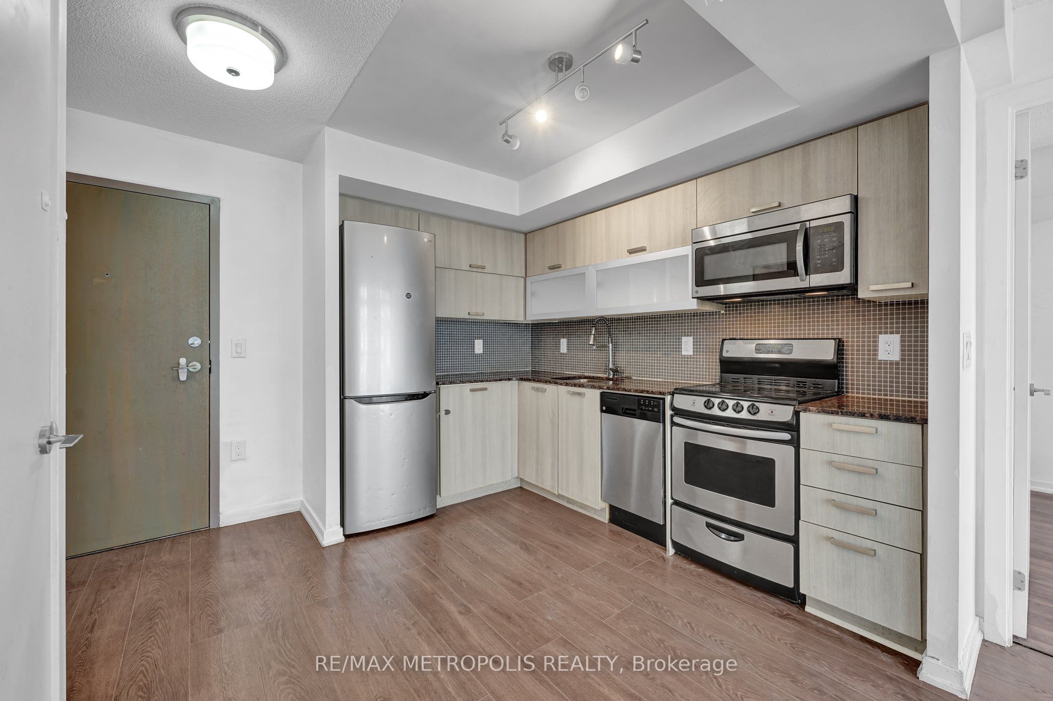 36 Lisgar Street 1902W, Toronto, ON M6J 0C7 photo 4