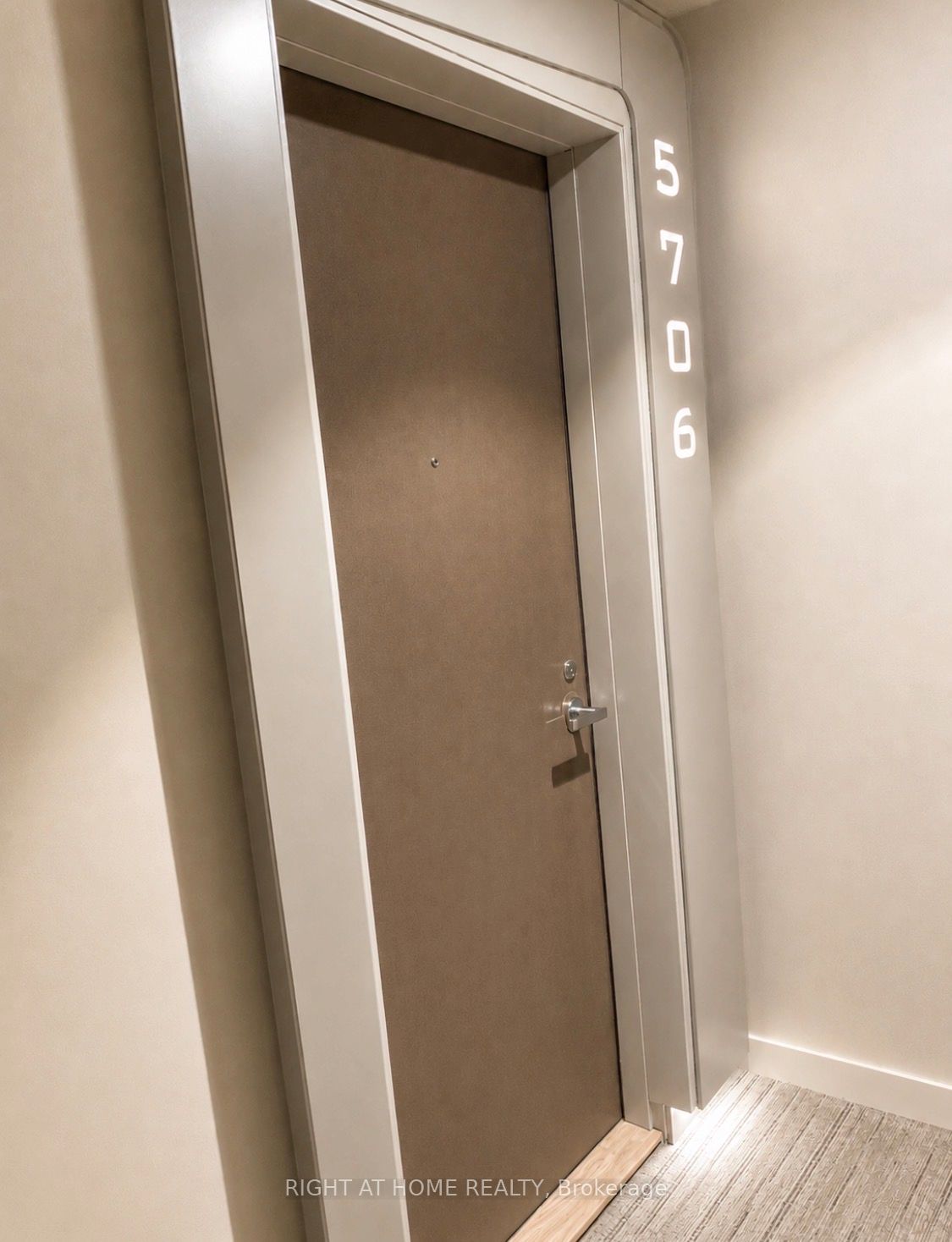 1 Bloor Street E 5706, Toronto, ON M4W 0A8 photo 5