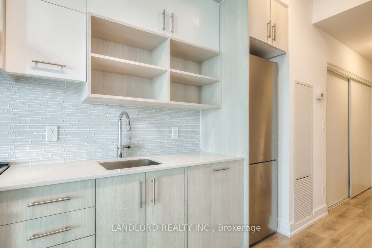 150 Fairview Mall Drive 603, Toronto, ON M2J 0E7 photo 3