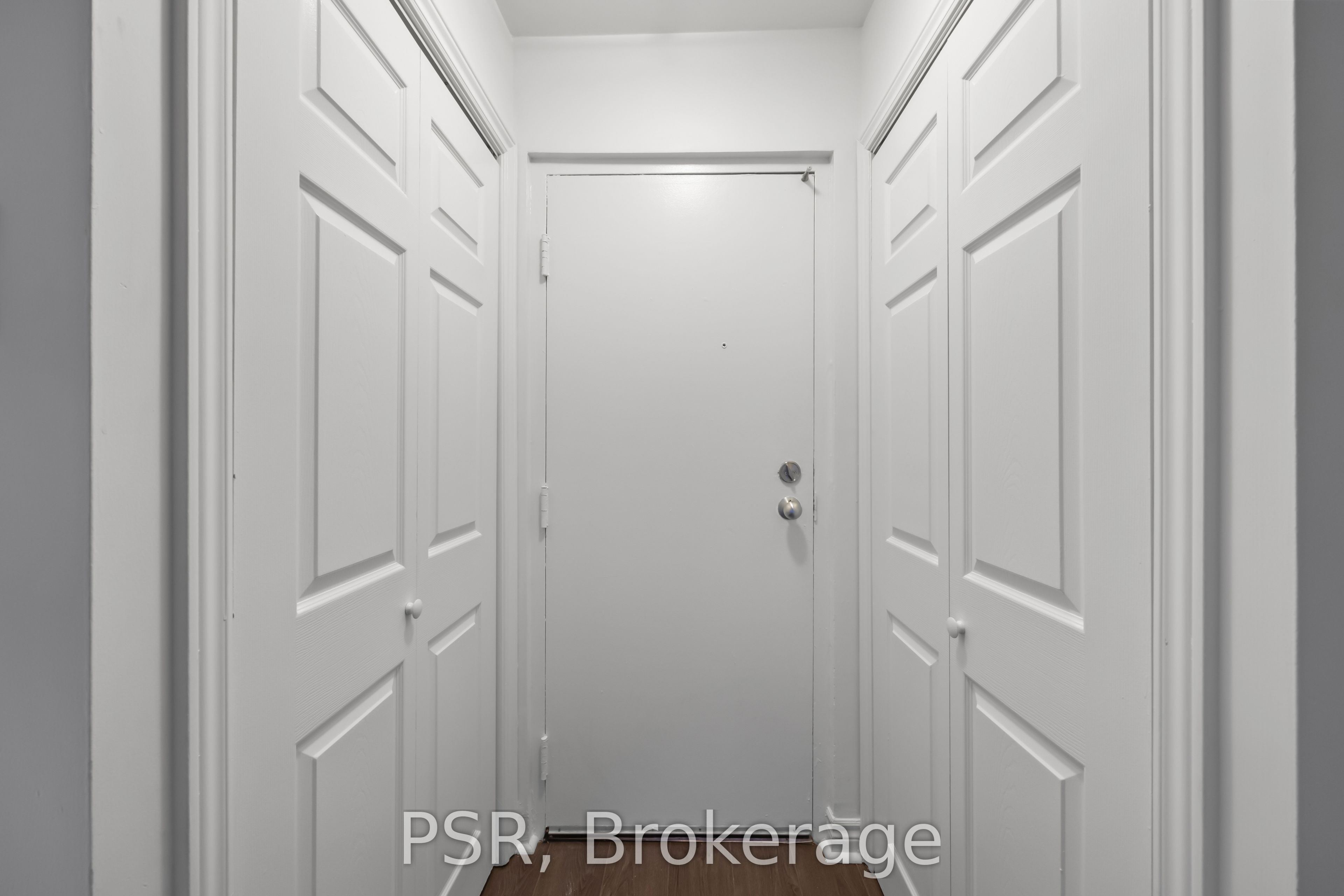 353 Queen Street 10, Toronto, ON M5V 2A4 photo 2