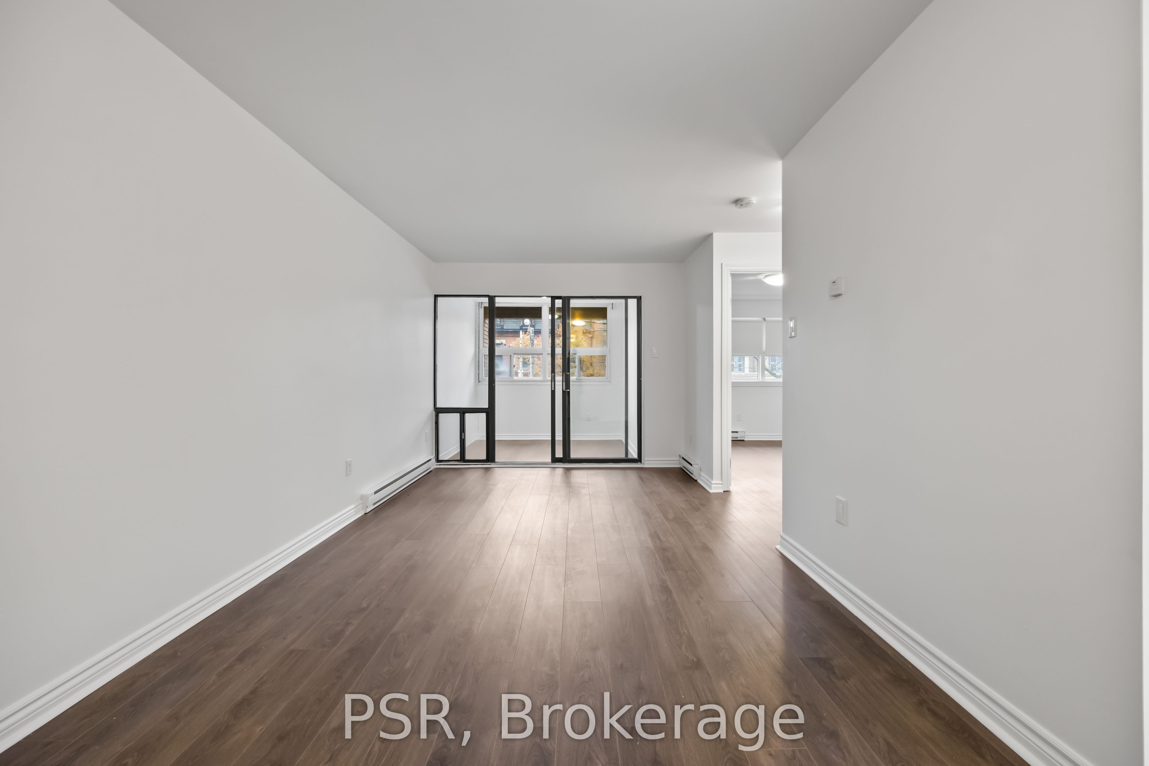 353 Queen Street 10, Toronto, ON M5V 2A4 photo 4