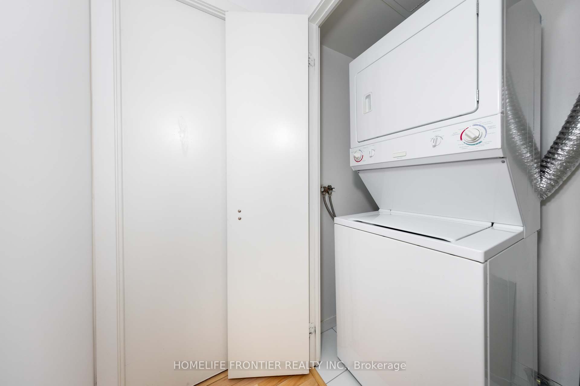 65 Bremner Boulevard 2111, Toronto, ON M5J 0A7 photo 5