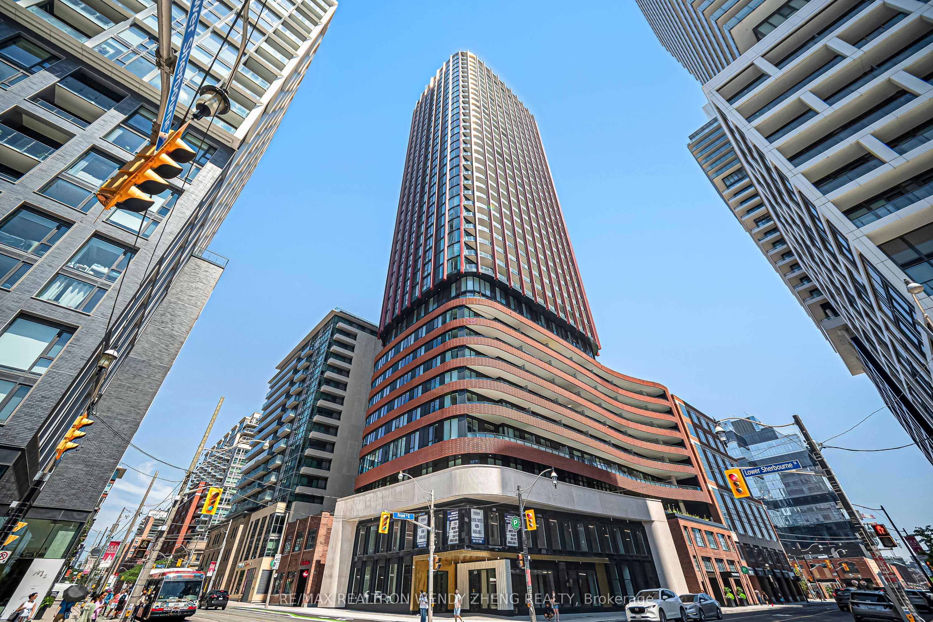 180 Front Street E, Toronto, ON M5A 0A9