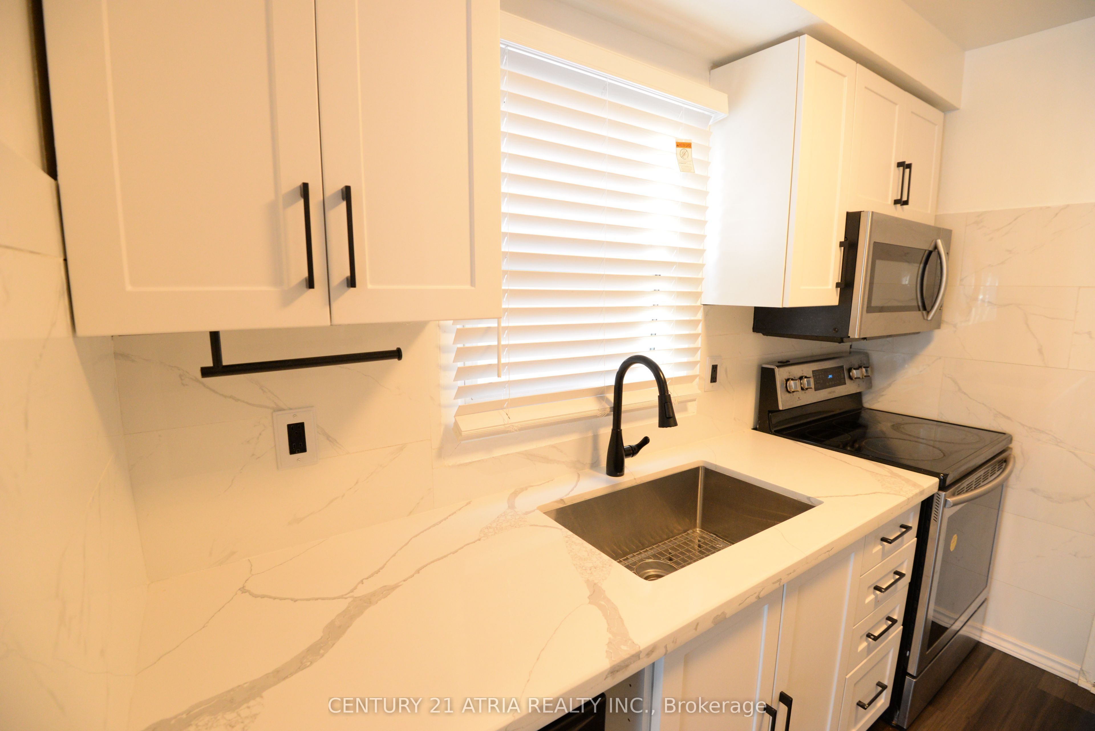 2 Clairtrell Road 1110, Toronto, ON M2N 7H5