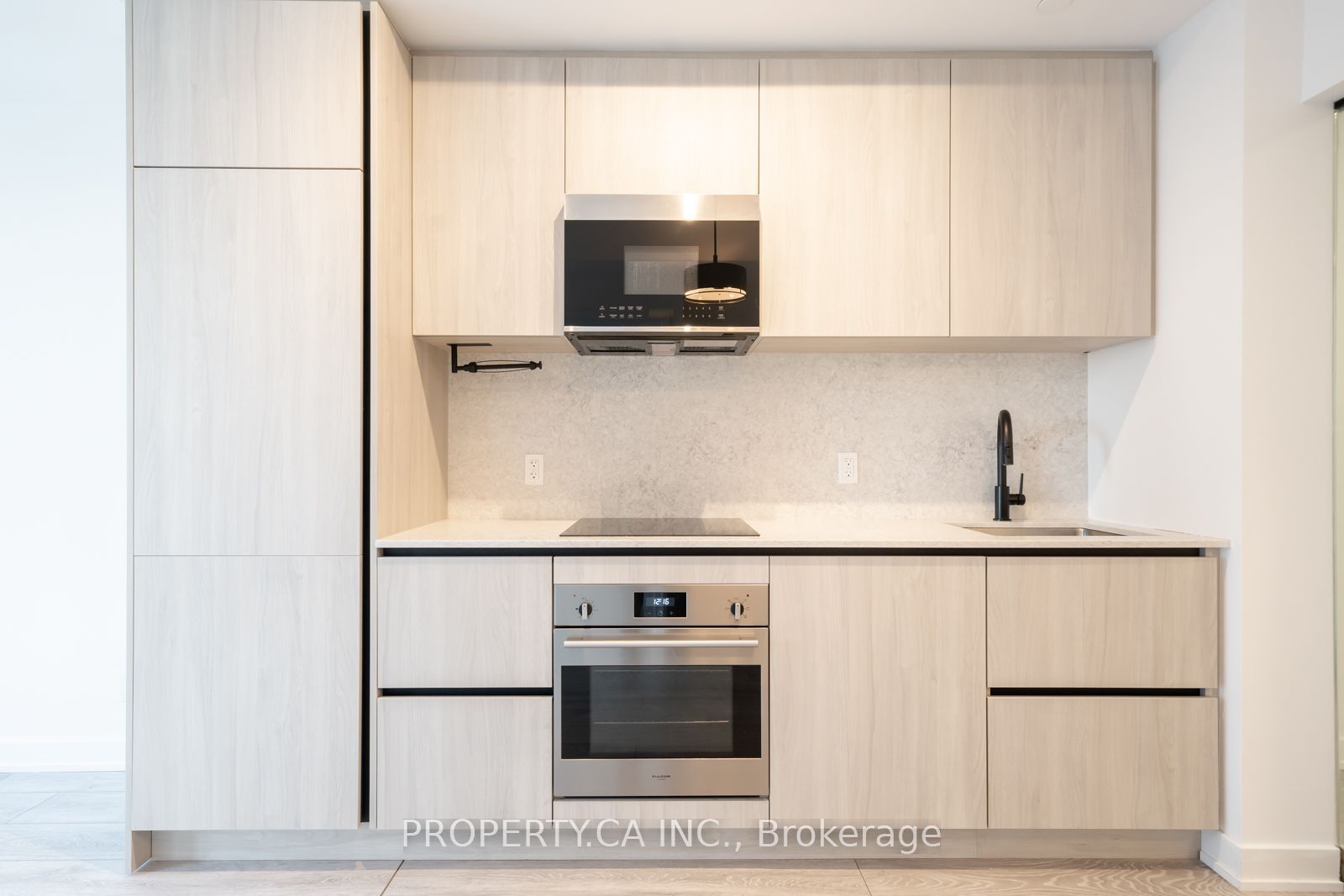 108 Peter Street 3203, Toronto, ON M5V 0W2 photo 2