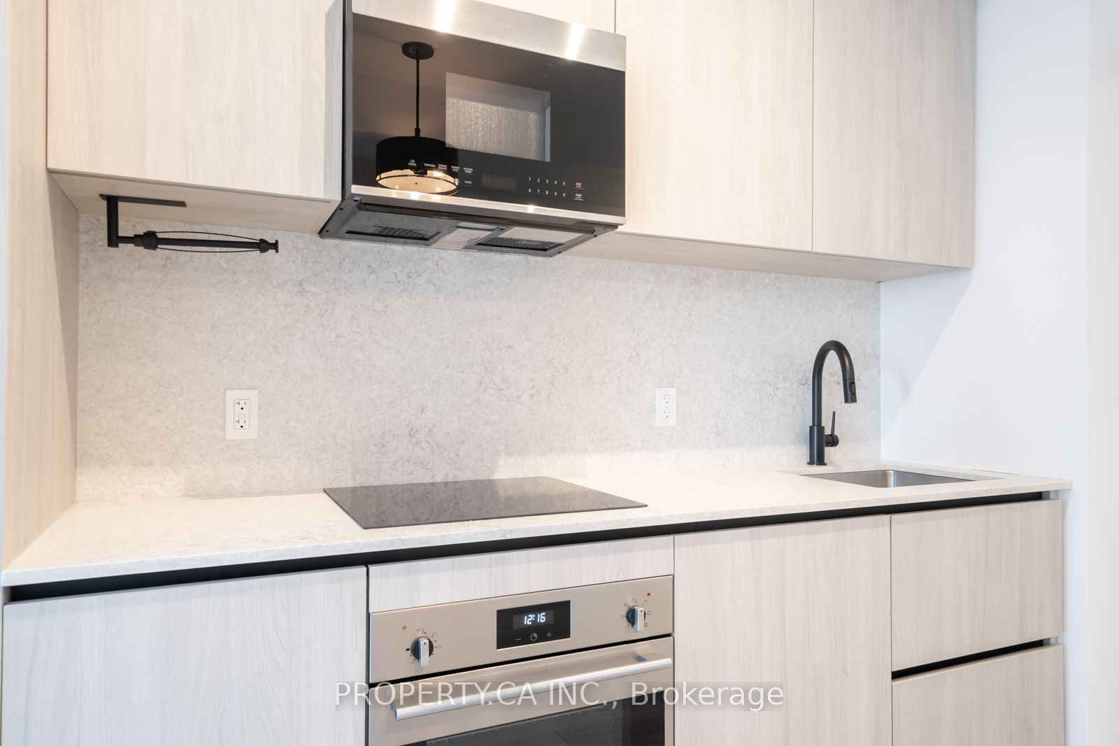 108 Peter Street 3203, Toronto, ON M5V 0W2 photo 4