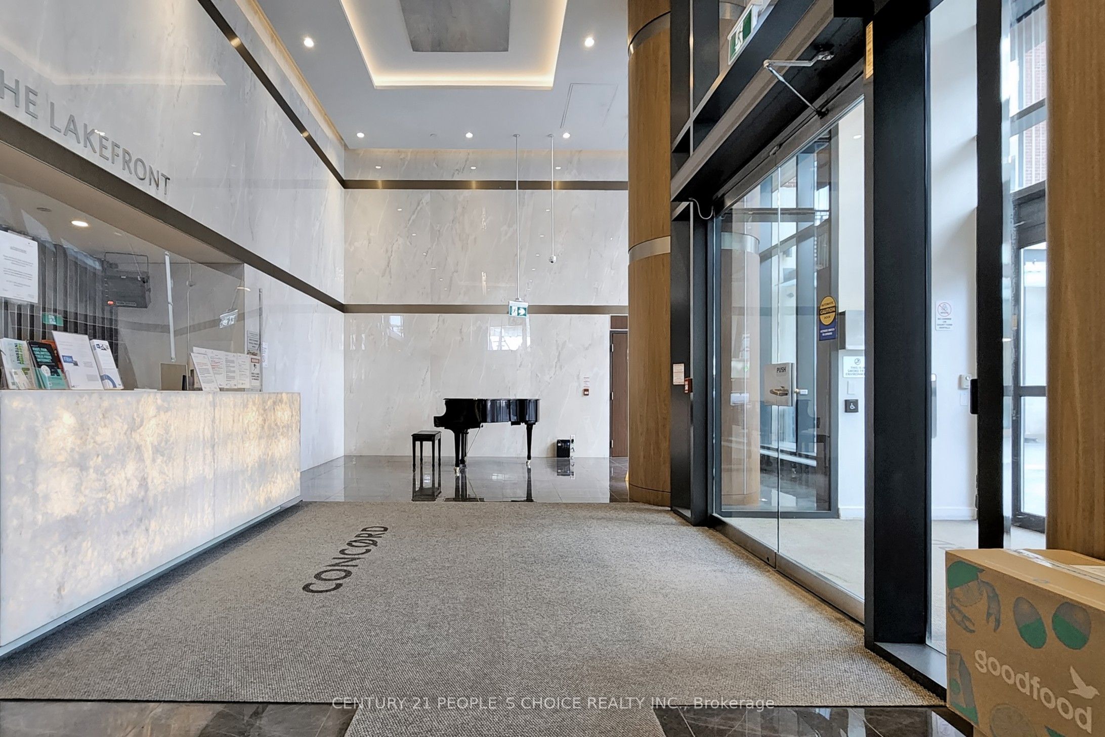 17 Bathurst Street N 1006, Toronto, ON M5V 0N1 photo 4