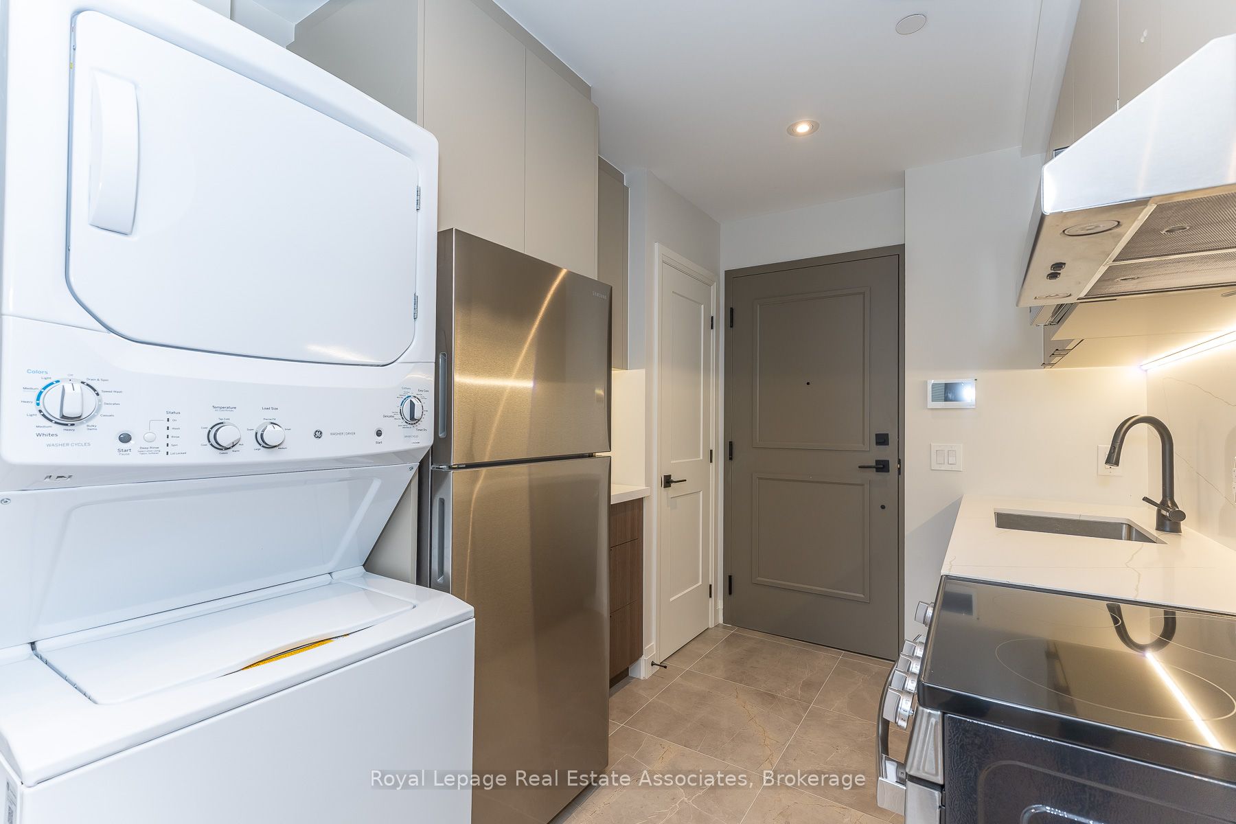 1000 Bathurst Street 102, Toronto, ON M5R 3G7 photo 4