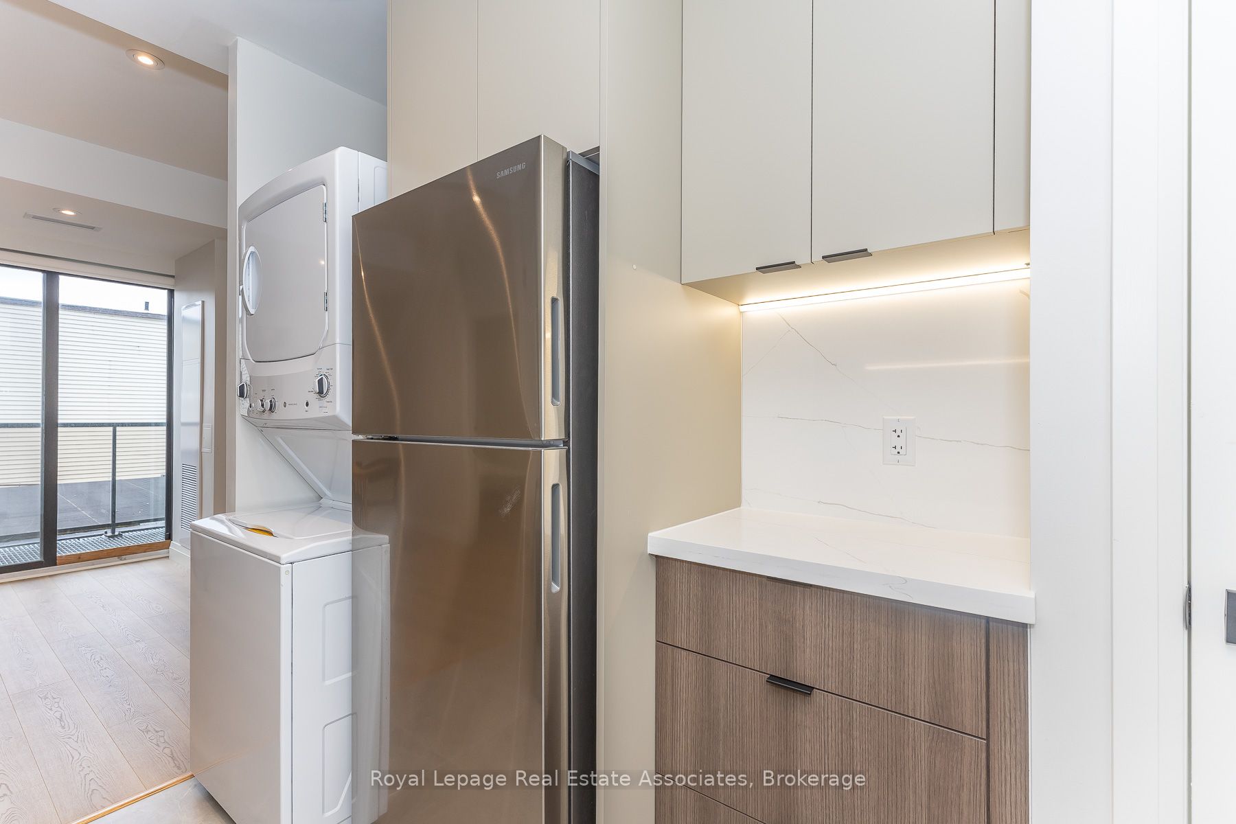1000 Bathurst Street 102, Toronto, ON M5R 3G7 photo 5