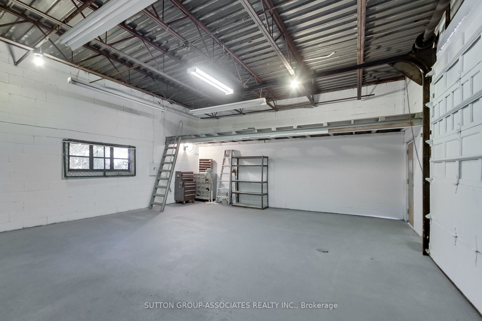 175 Earlsdale Avenue, Toronto, ON M6E 1L3 photo 2