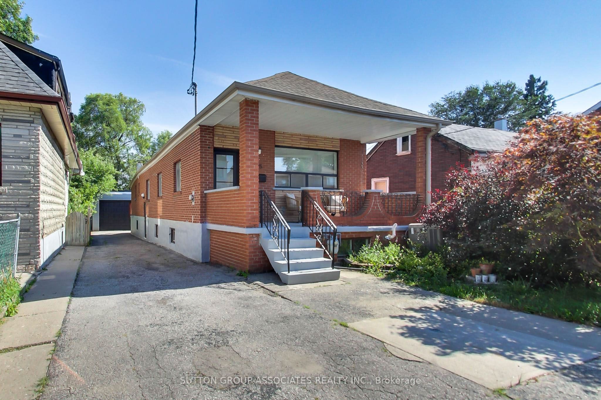 175 Earlsdale Avenue, Toronto, ON M6E 1L3 photo 3