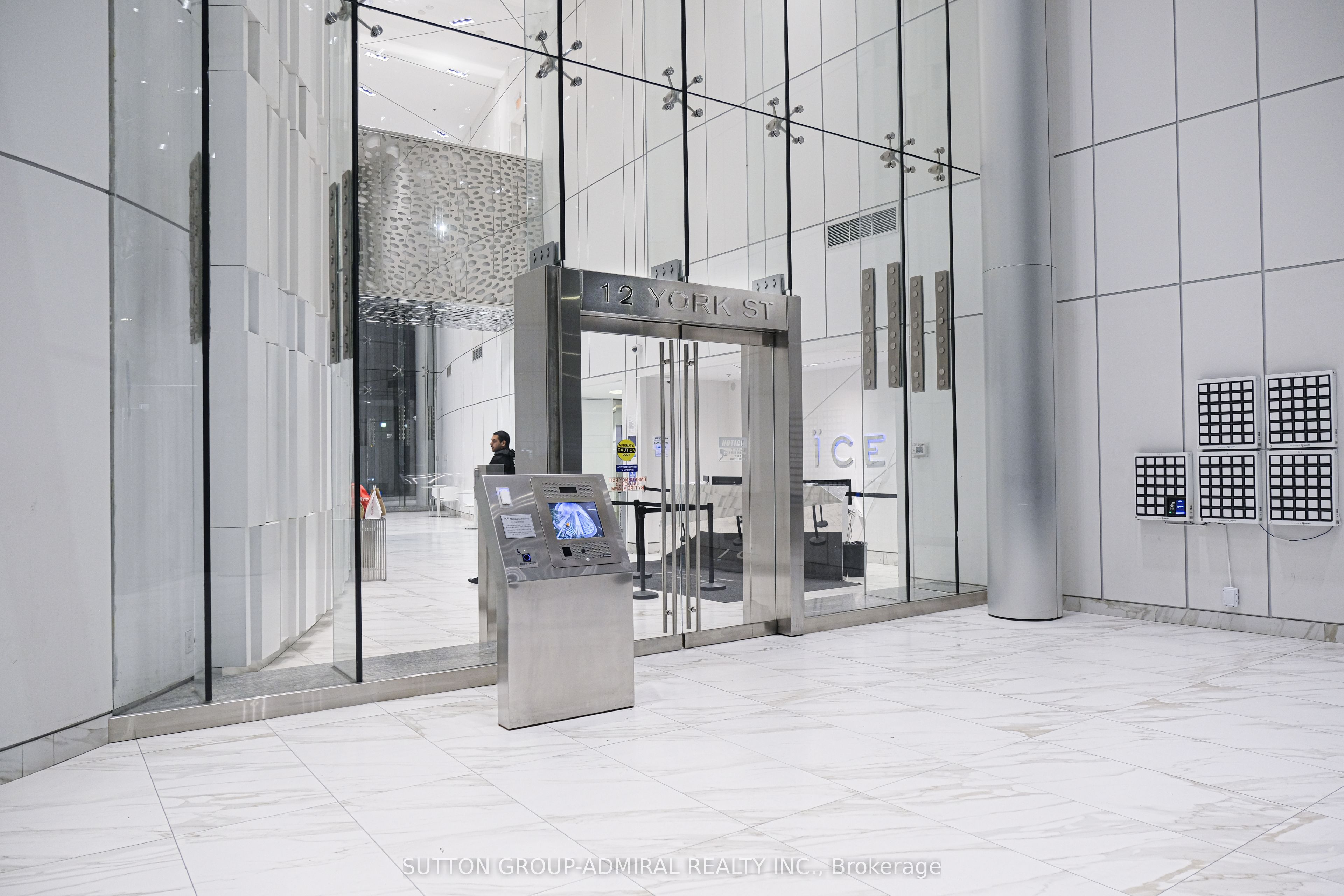 12 York Street 4908, Toronto, ON M5J 0A9