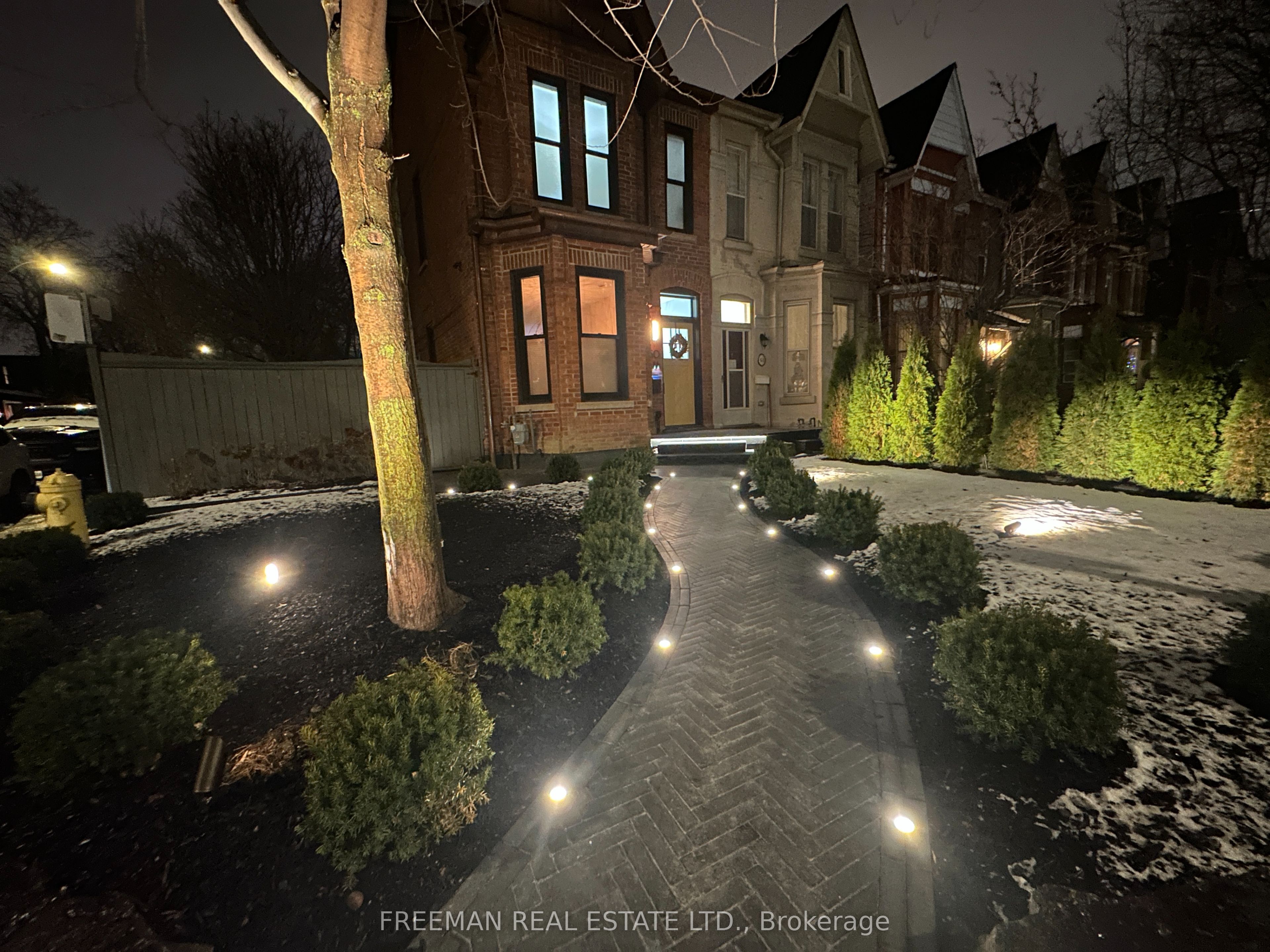 50 Russell Street 2, Toronto, ON M5S 1B7 photo 2