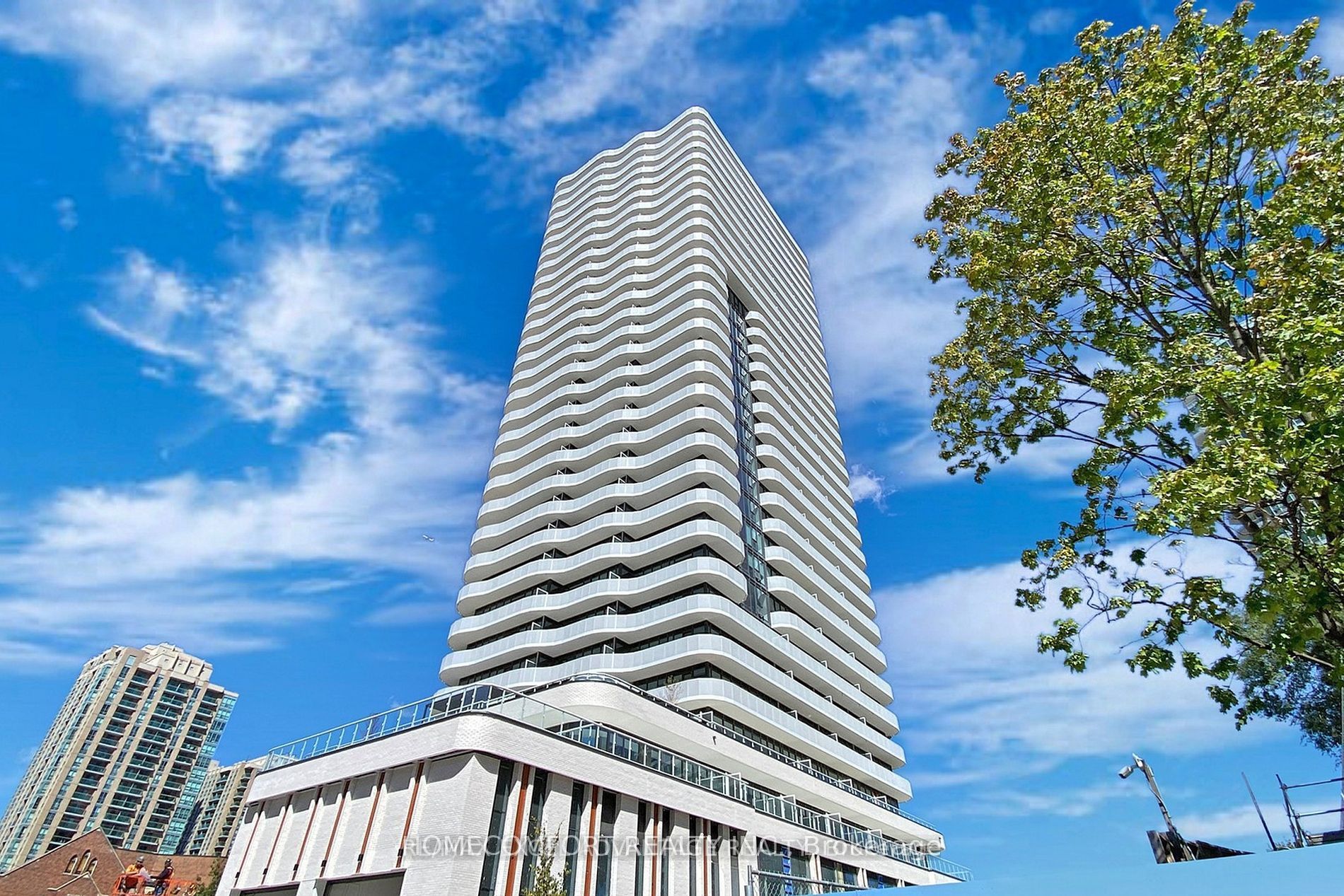 15 Holmes Avenue 2205, Toronto, ON M2N 0L4 photo 4