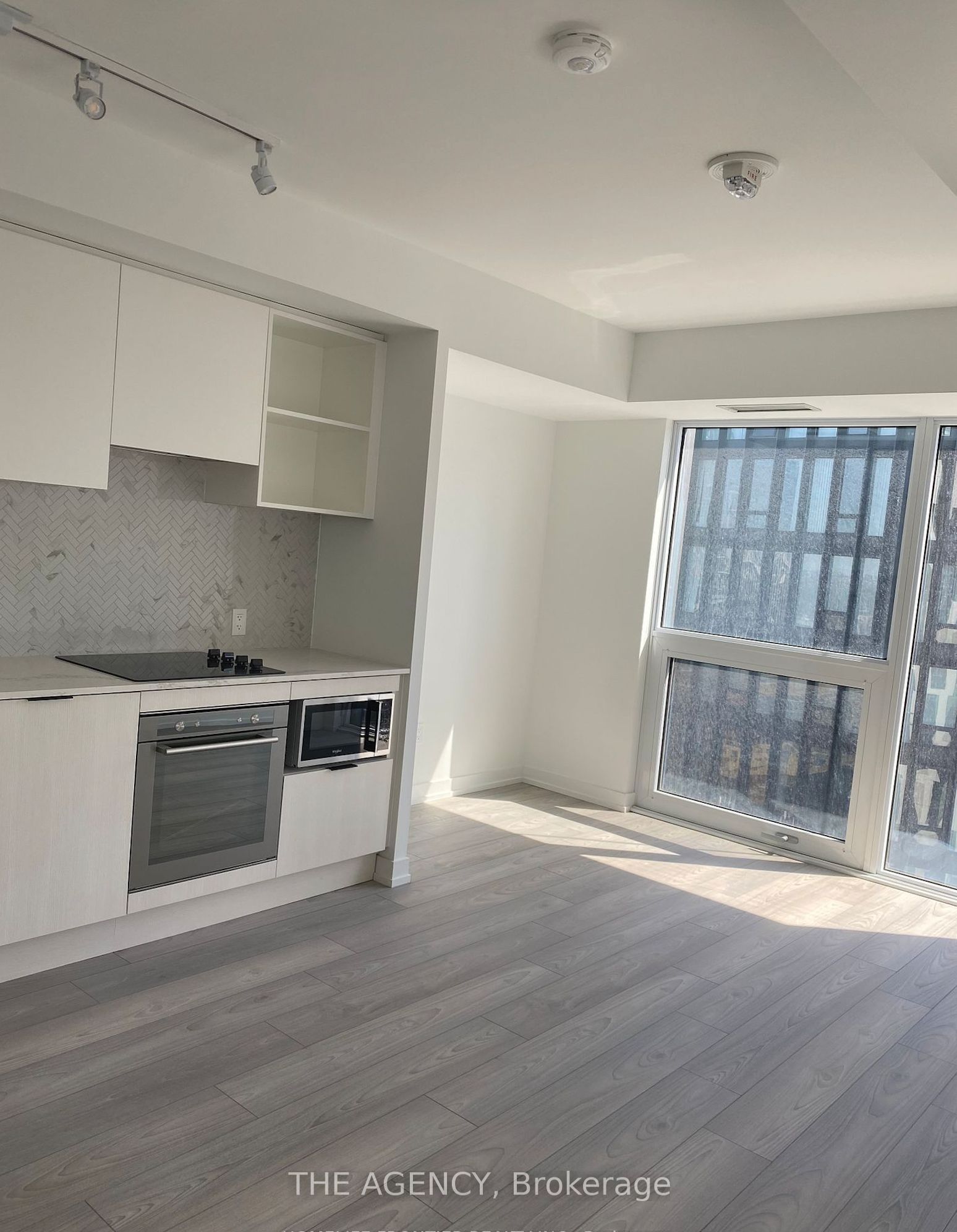 82 Dalhousie Street 2807, Toronto, ON M5B 0C5 photo 4
