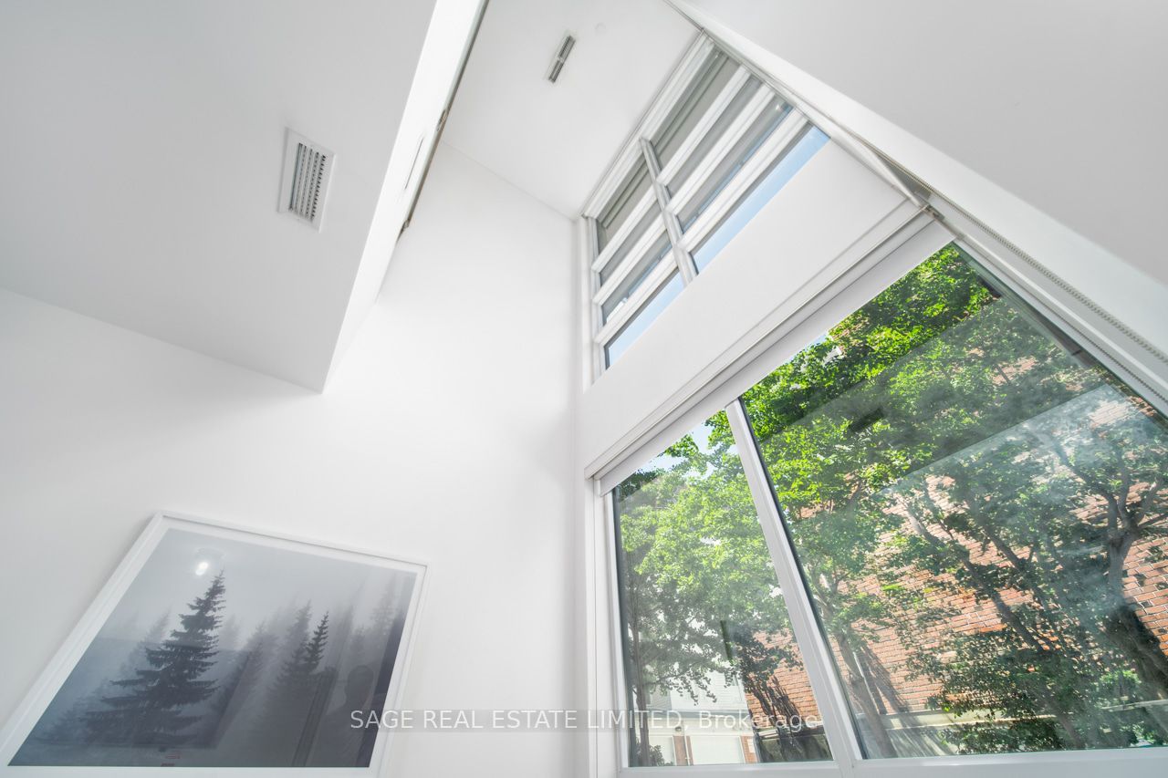 1030 King Street W 118, Toronto, ON M6K 3N3 photo 3