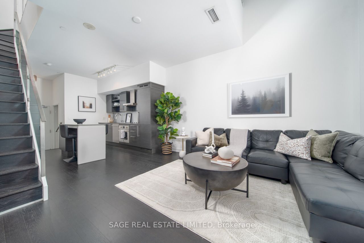 1030 King Street W 118, Toronto, ON M6K 3N3 photo 4