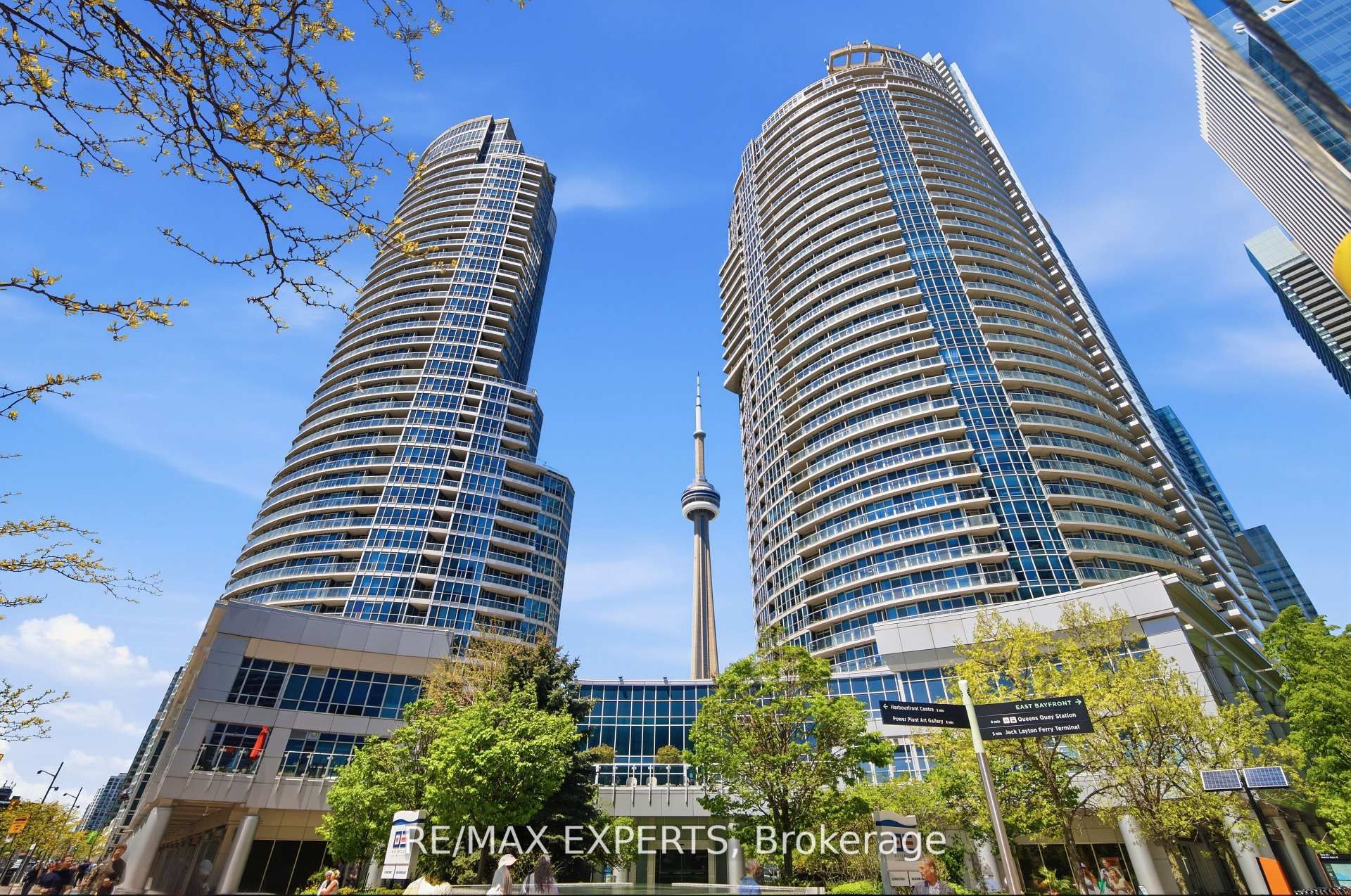 208 Queens Quay W 2011, Toronto, ON M5J 2Y5