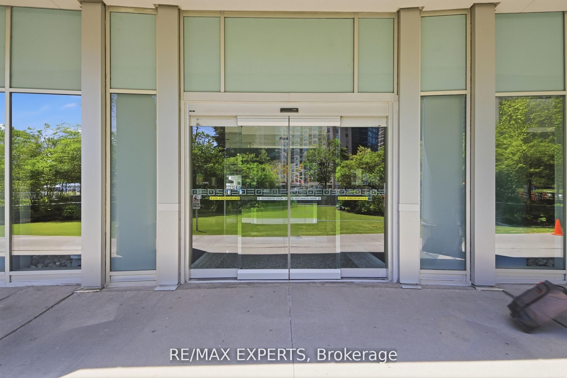 208 Queens Quay W 2011, Toronto, ON M5J 2Y5 photo 3