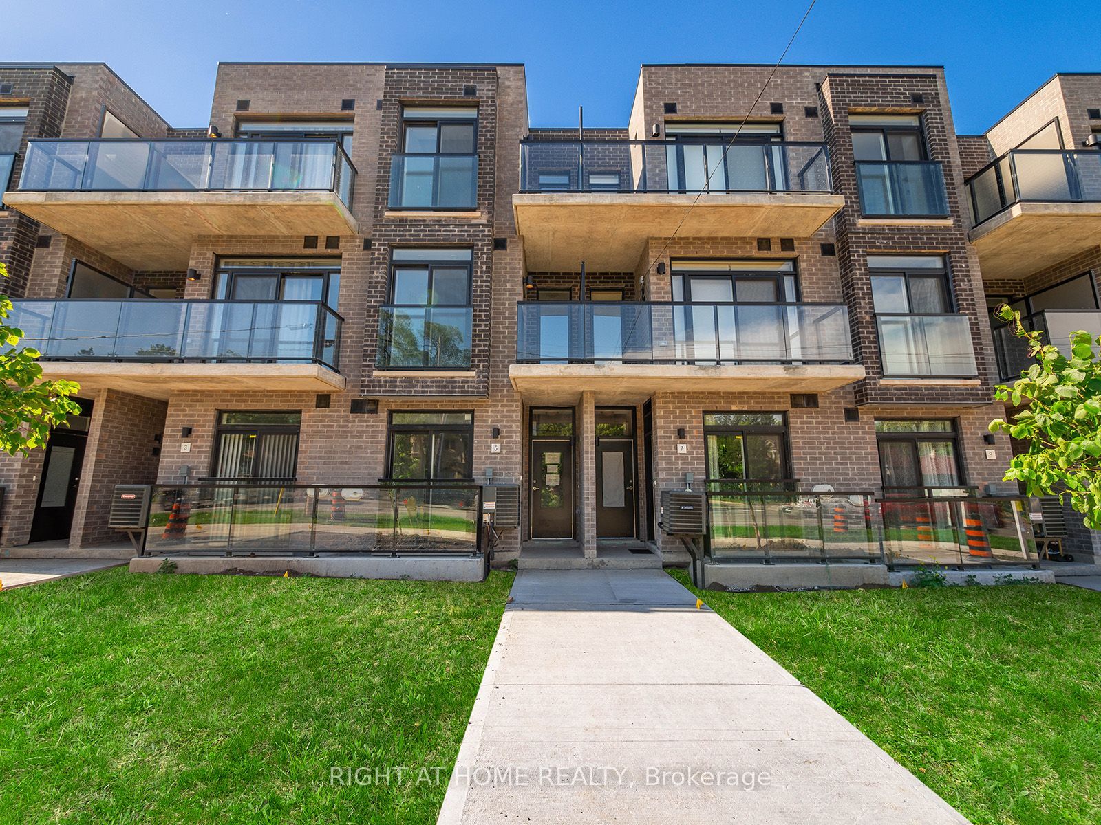 260 Finch Avenue E 4, Toronto, ON M2N 0L3 photo 2