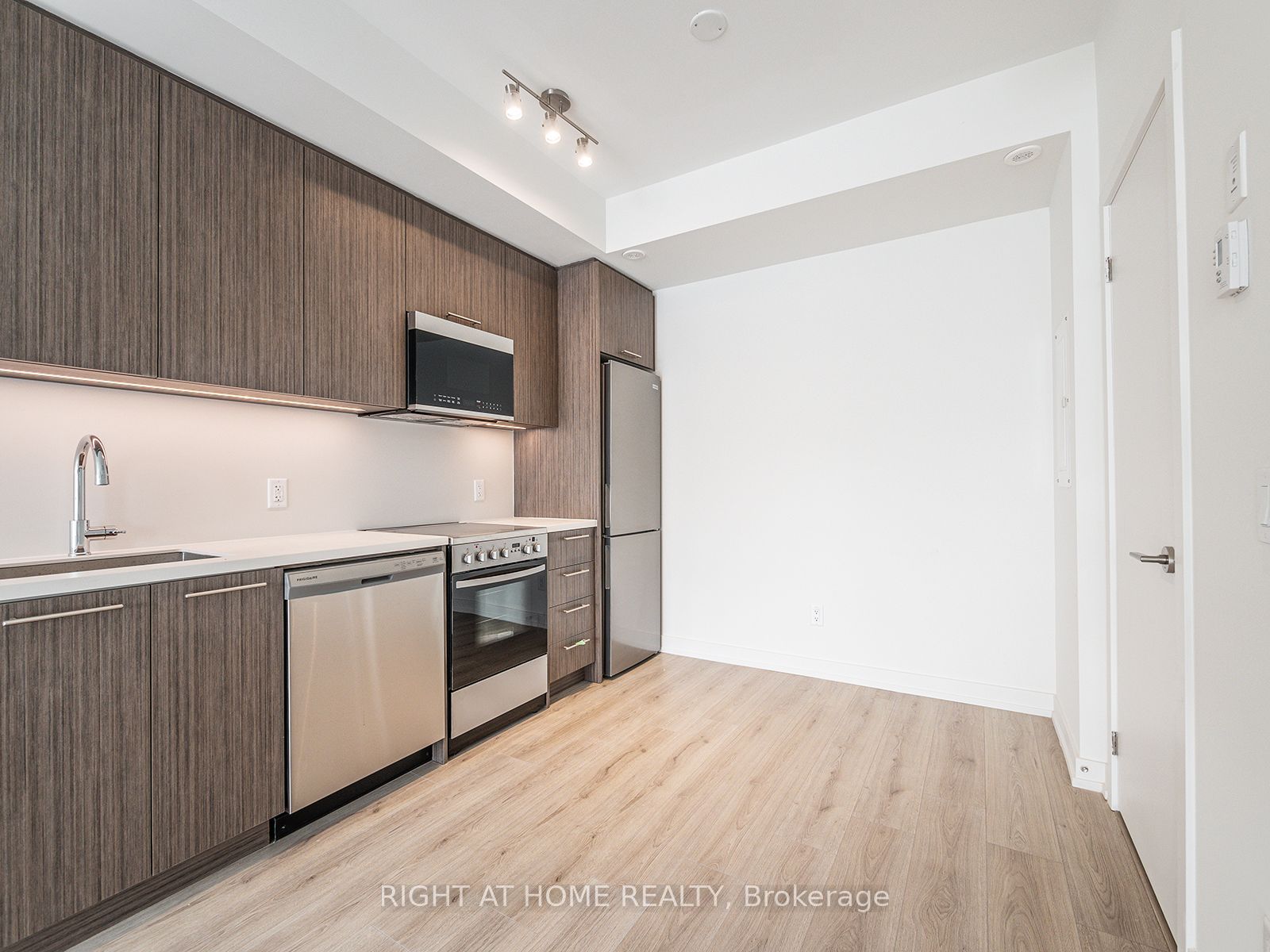 260 Finch Avenue E 4, Toronto, ON M2N 0L3 photo 5
