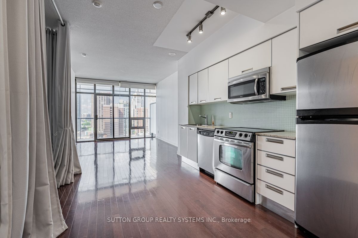 33 Charles Street E 1406, Toronto, ON M4Y 1R9 photo 4