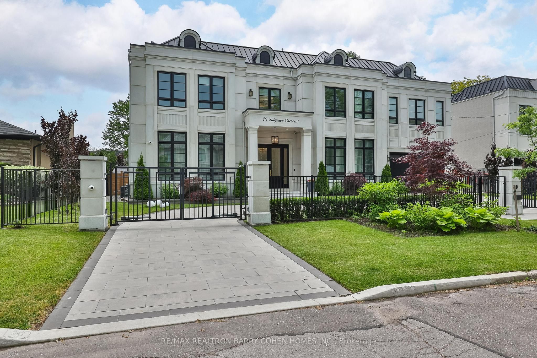 15 Sulgrave Crescent, Toronto, ON M2L 1W5