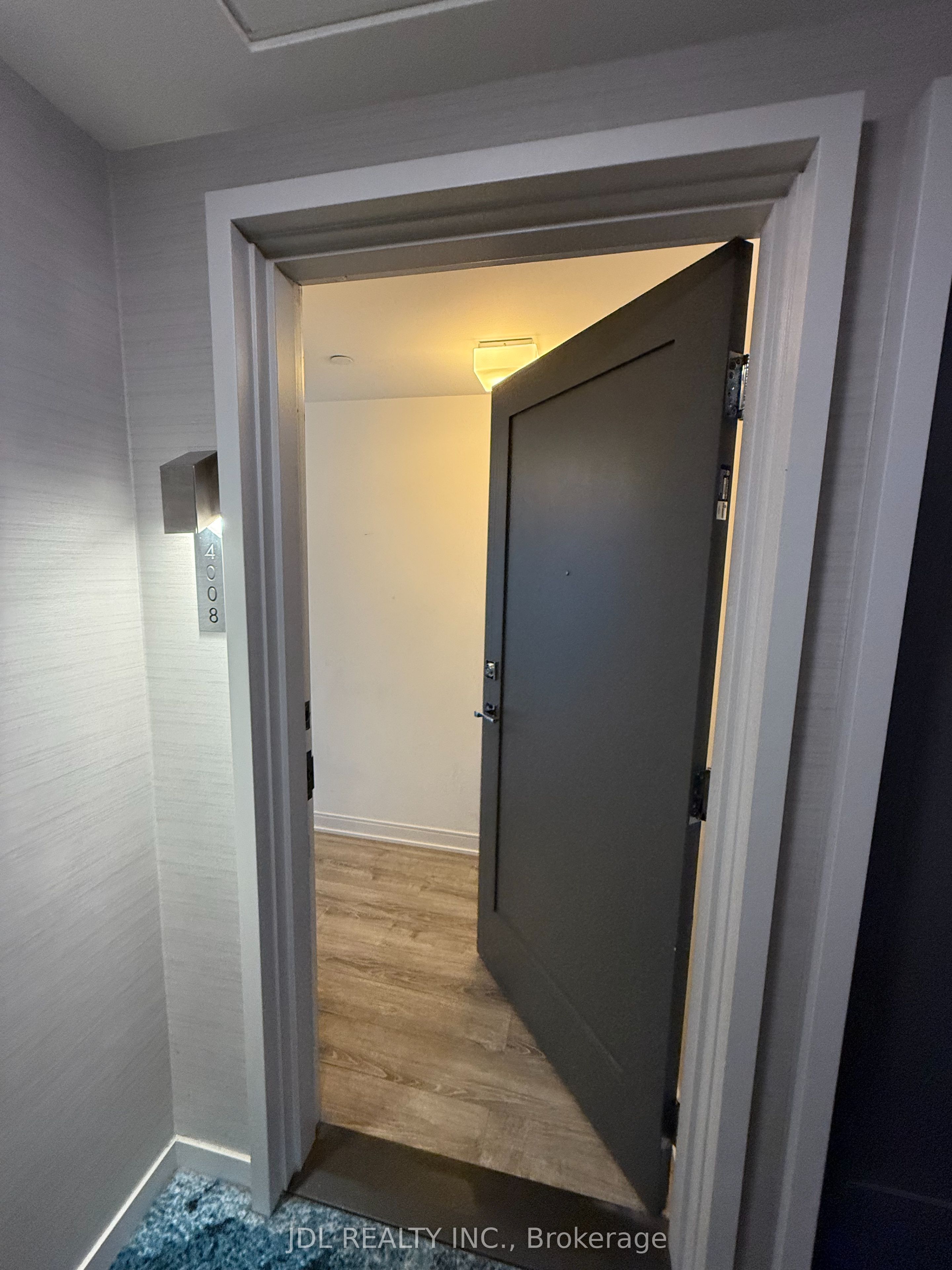 42 Charles Street 4008, Toronto, ON M4Y 1T4 photo 2