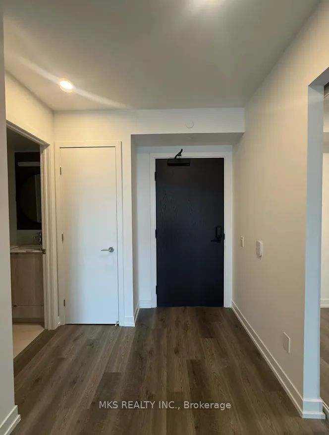 771 Yonge Street 2303, Toronto, ON M4W 2G4 photo 5