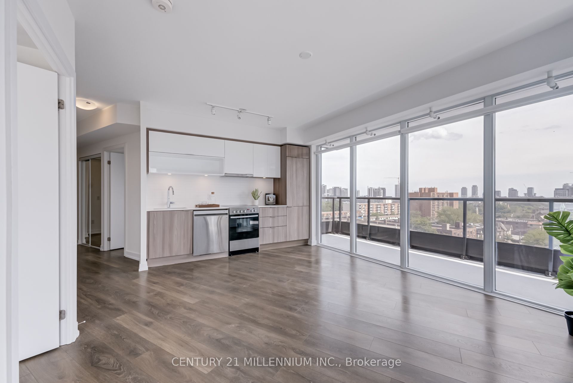 159 Wellesley Street 708, Toronto, ON M4Y 0H5 photo 3