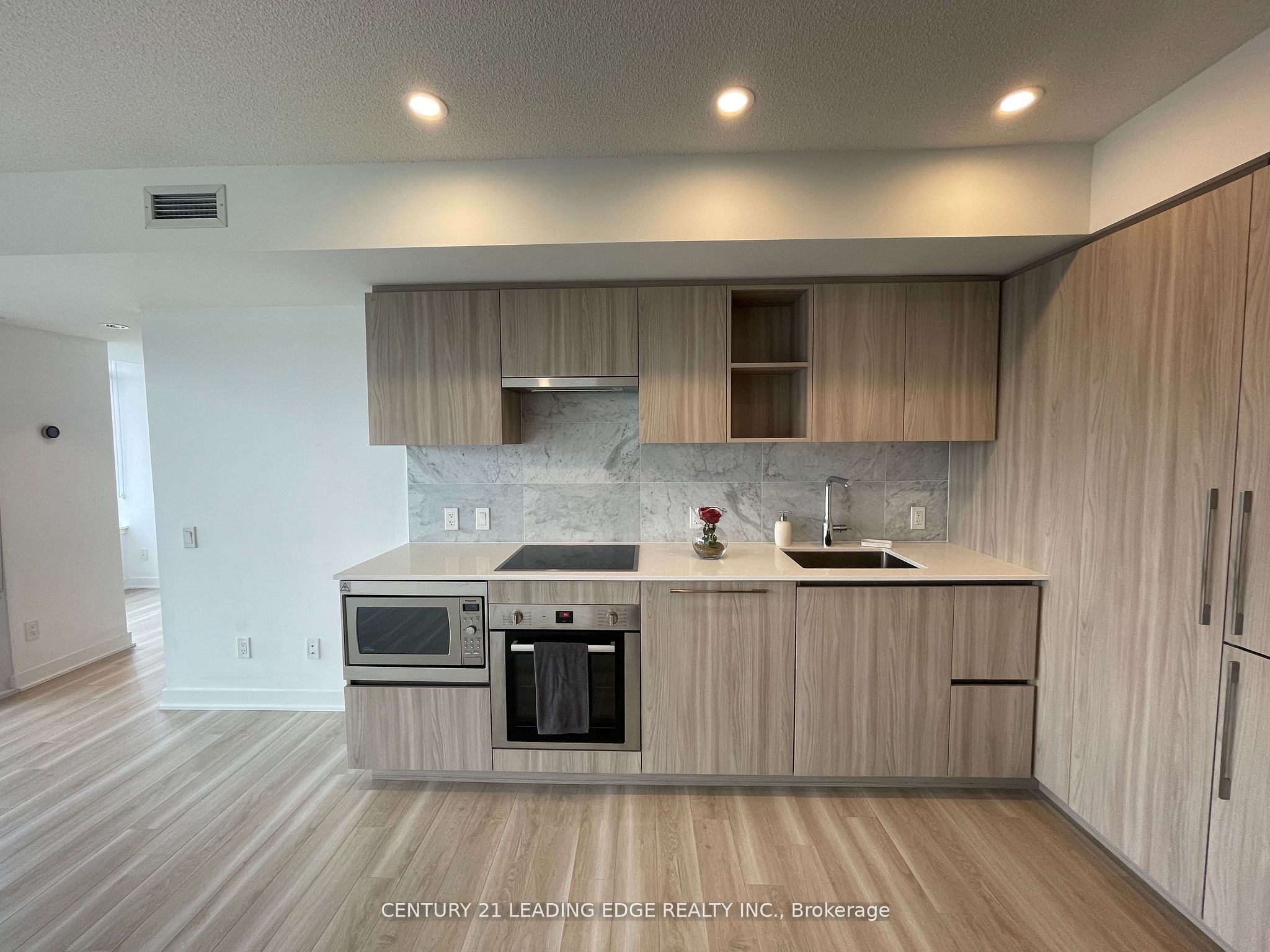 17 BATHURST Street 1502, Toronto, ON M5V 1A5