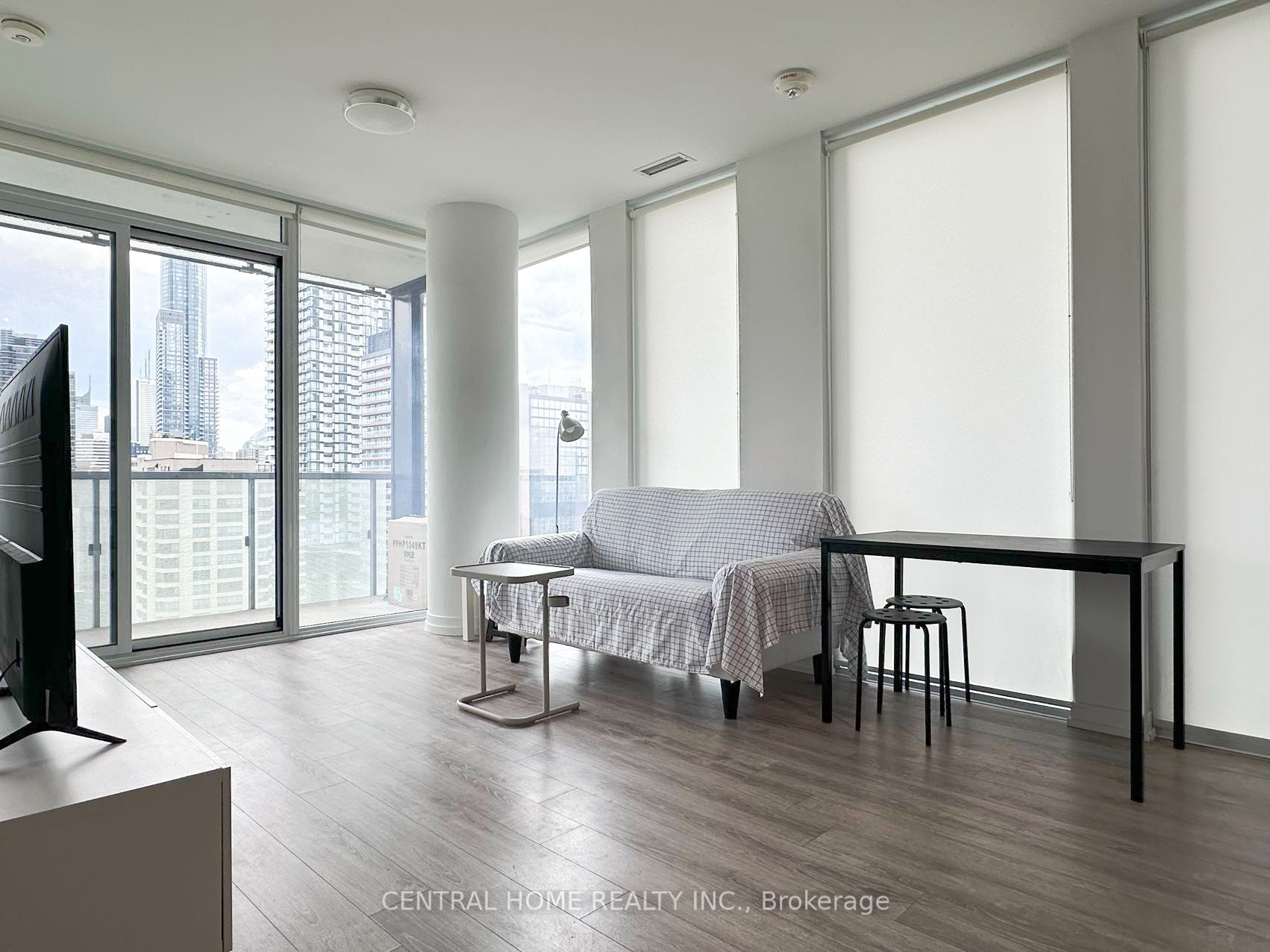 28 Wellesley Street E 1602, Toronto, ON M4Y 0C4 photo 4