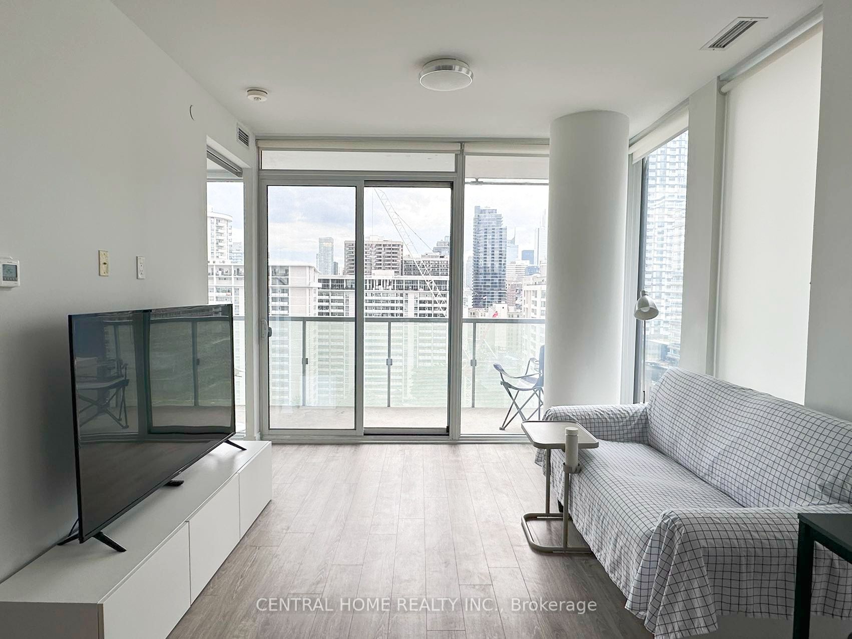 28 Wellesley Street E 1602, Toronto, ON M4Y 0C4 photo 5