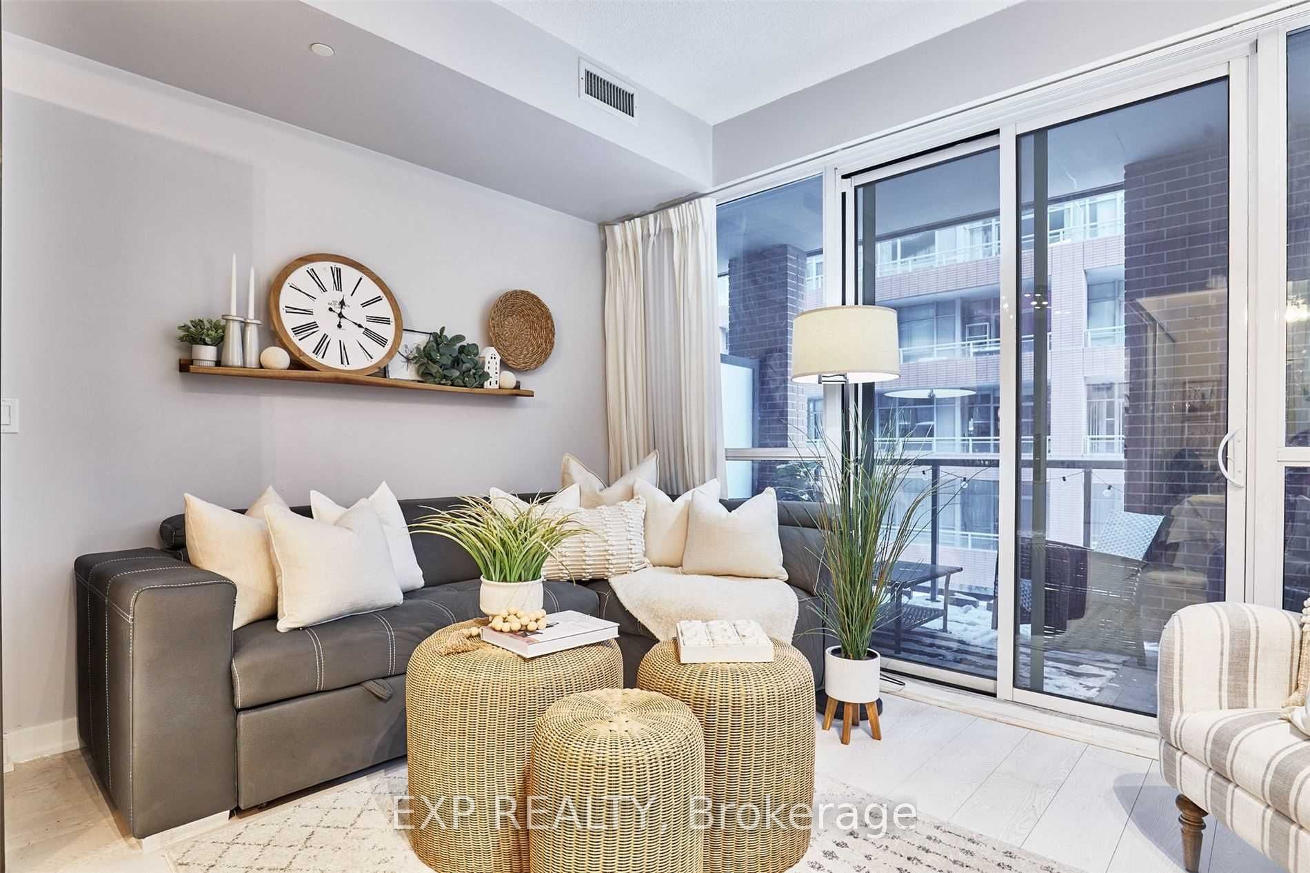 20 Bruyeres Mews 313, Toronto, ON M5V 0G8 photo 5