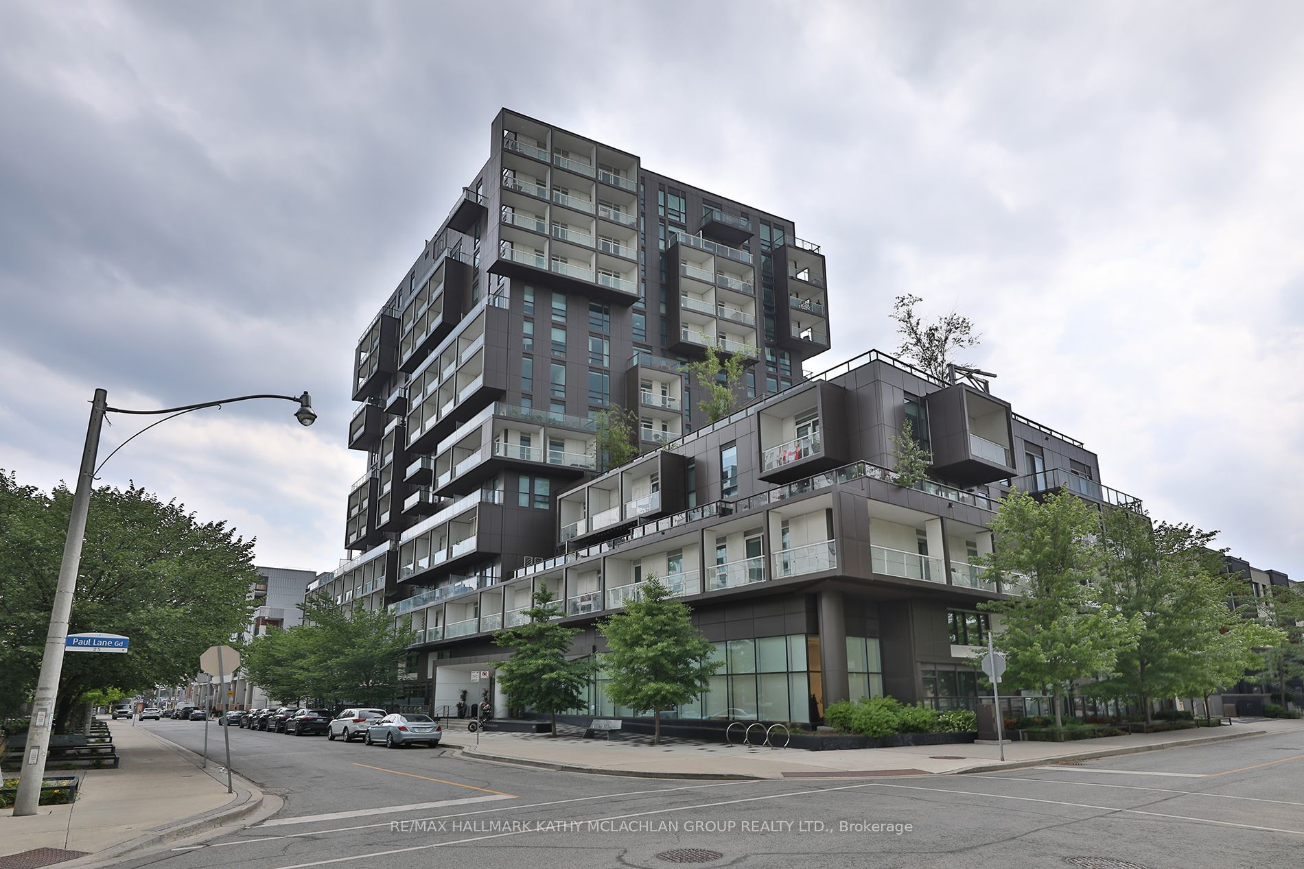 80 Vanauley Street 815, Toronto, ON M5T 0C9