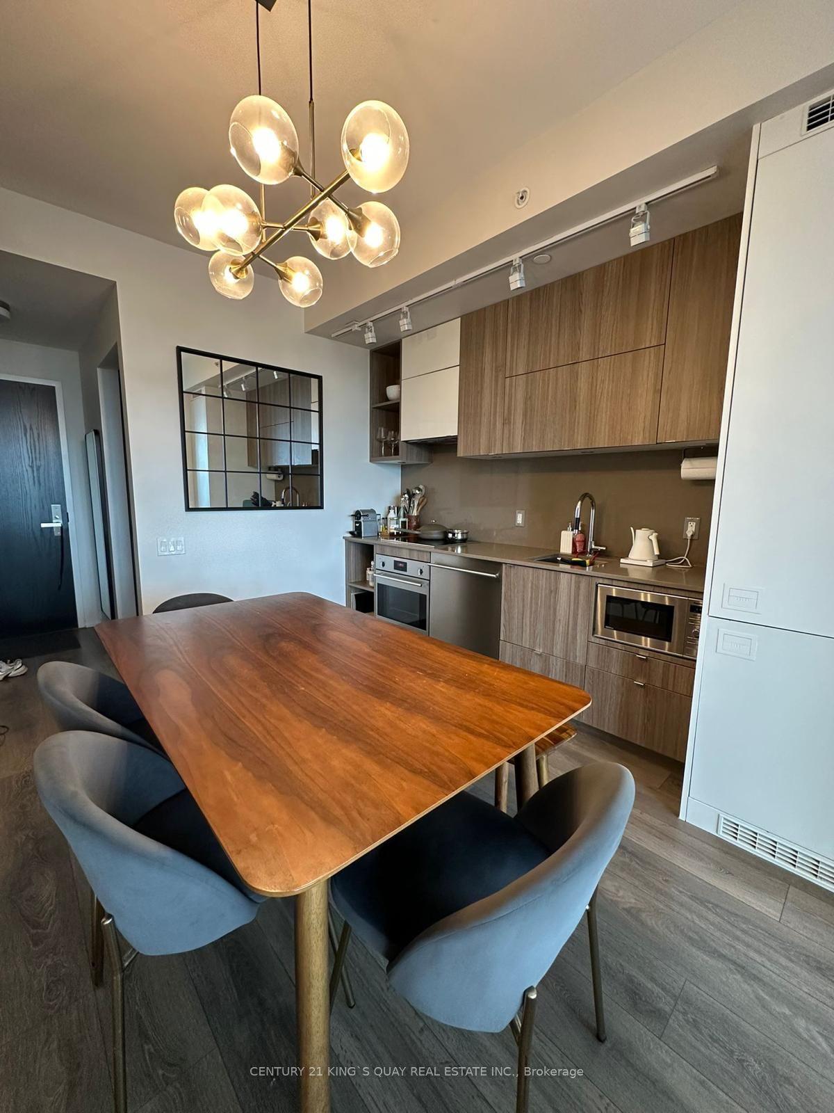 125 Peter Street 803, Toronto, ON M5V 0M2 photo 4