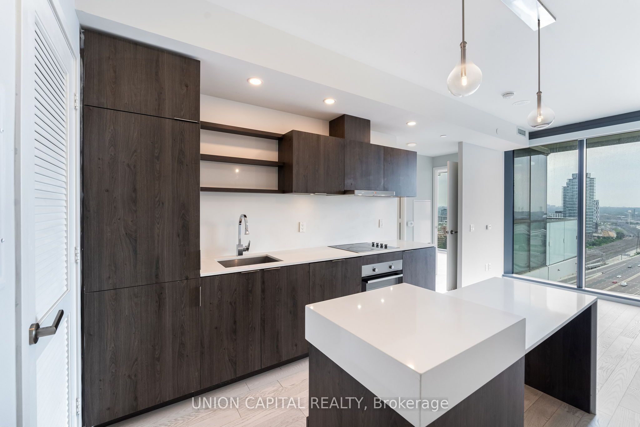 16 Bonnycastle Street 2007, Toronto, ON M5C 0C9 photo 4