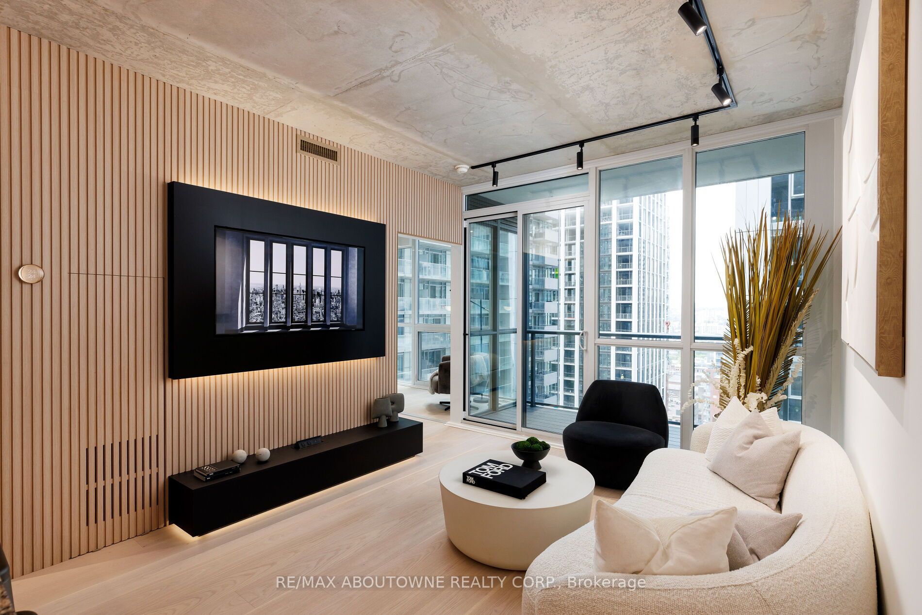 88 Blue Jays Way 2301, Toronto, ON M5V 0L7