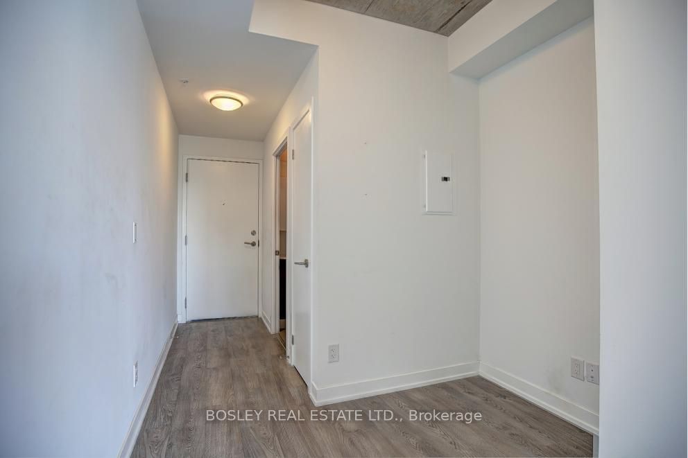 1205 Queen Street W 302, Toronto, ON M6K 0B9 photo 2