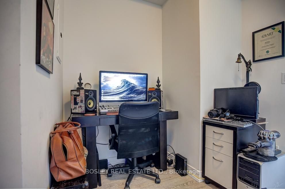 1205 Queen Street W 302, Toronto, ON M6K 0B9 photo 3