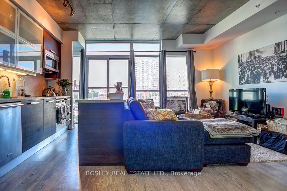 1205 Queen Street W 302, Toronto, ON M6K 0B9 photo 4
