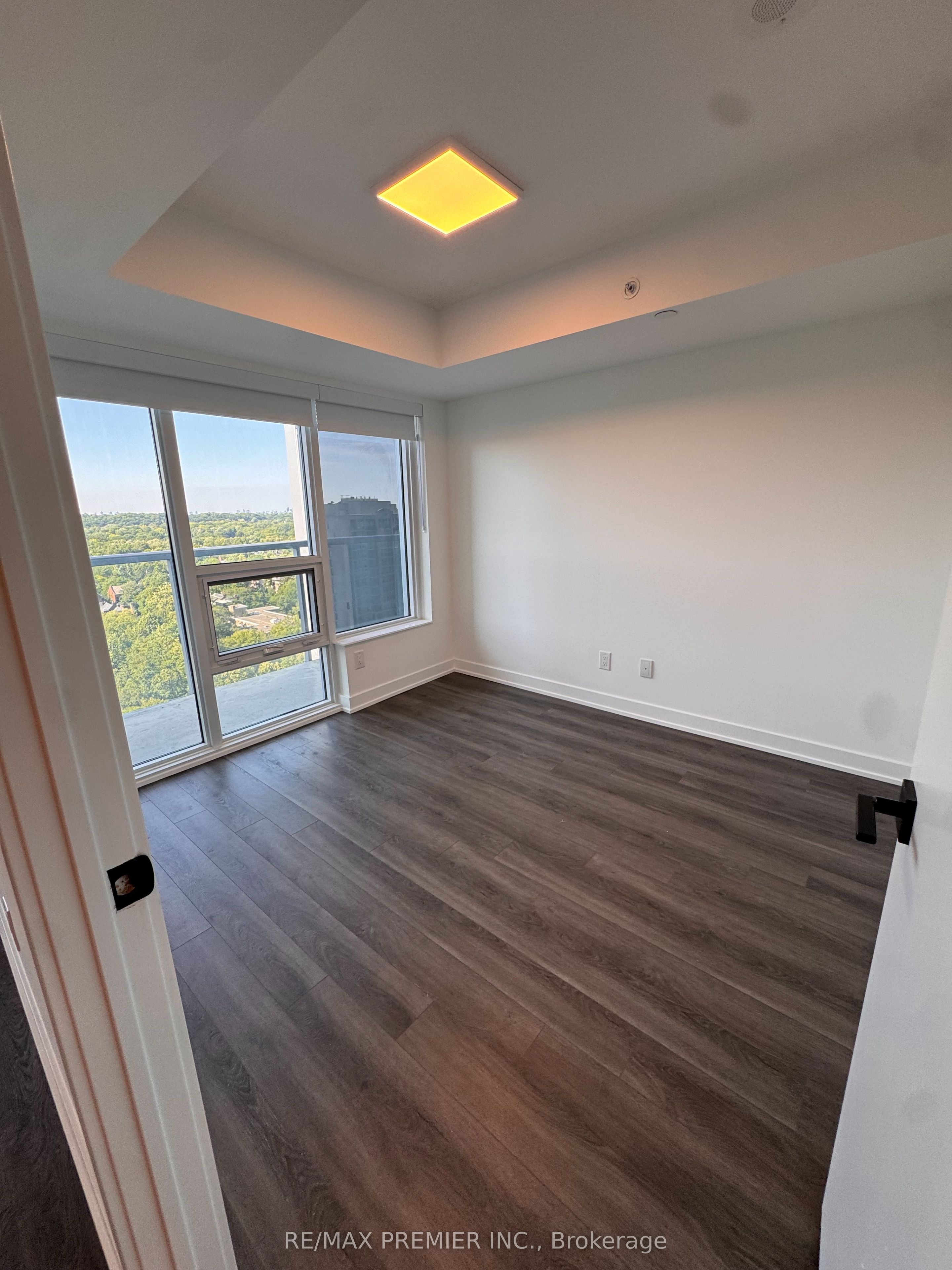 609 Sherbourne Street 1806, Toronto, ON M4X 0A4 photo 2