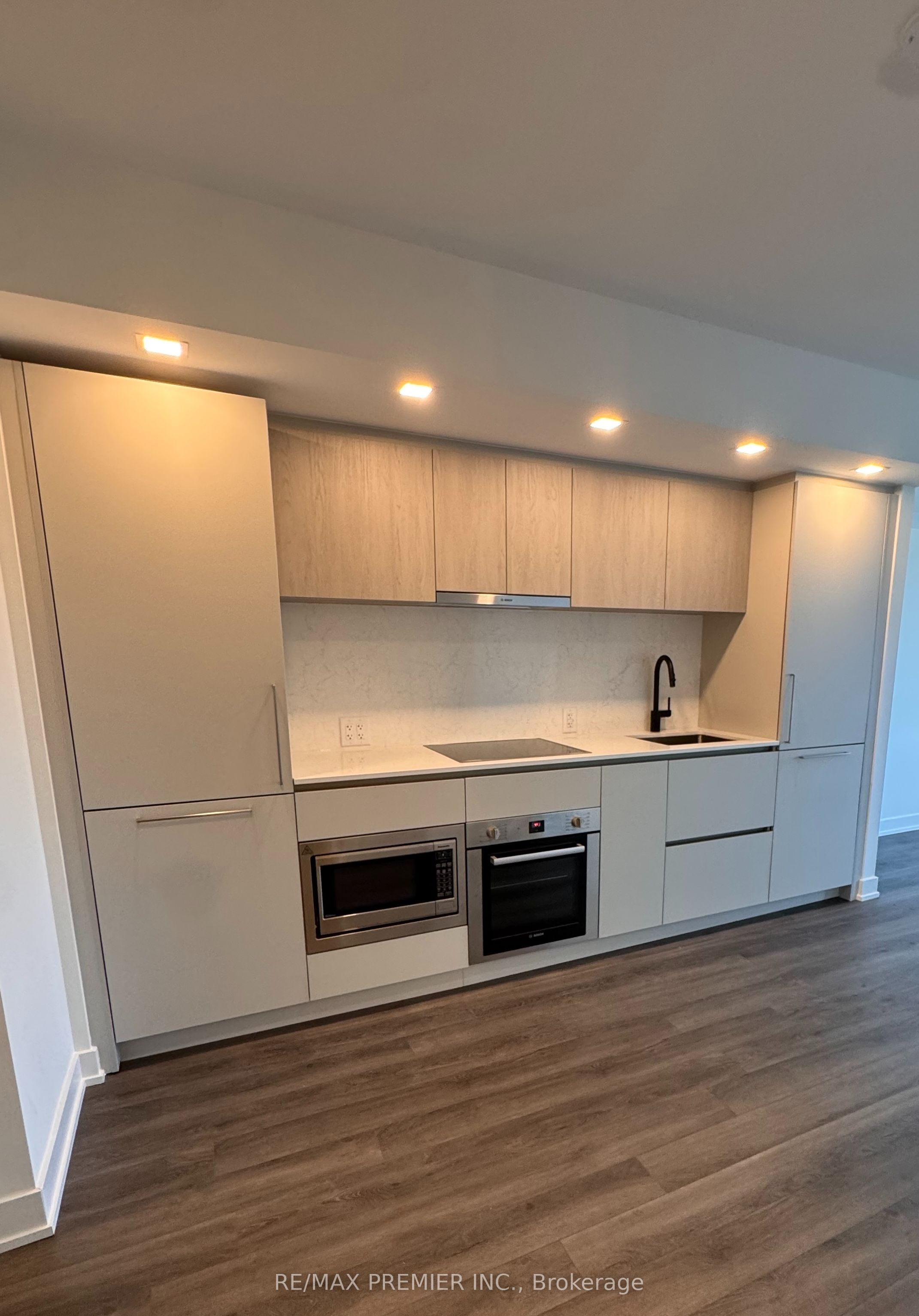 609 Sherbourne Street 1806, Toronto, ON M4X 0A4 photo 3