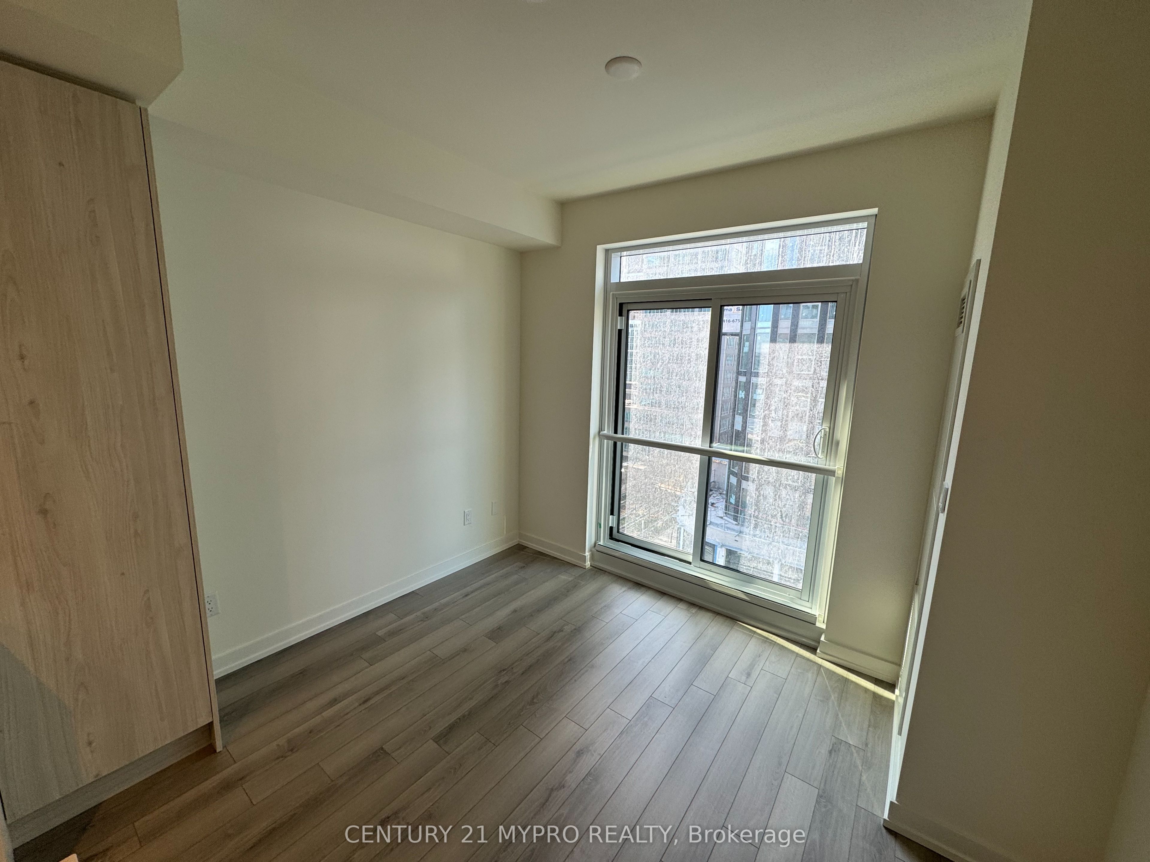 89 Church Street 1010, Toronto, ON M5C 2G3 photo 3