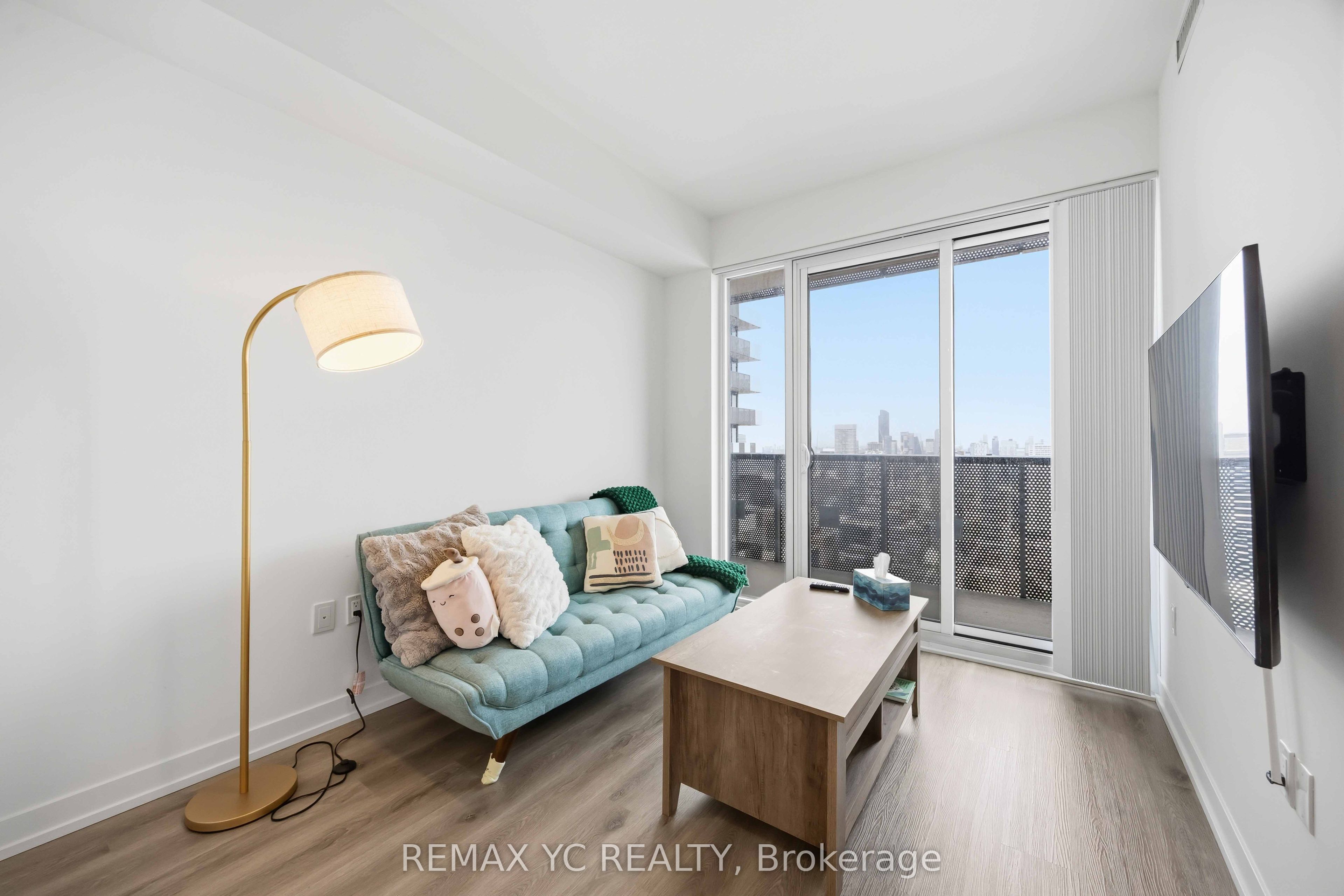 138 Downes Street 6301, Toronto, ON M5E 0E4 photo 2