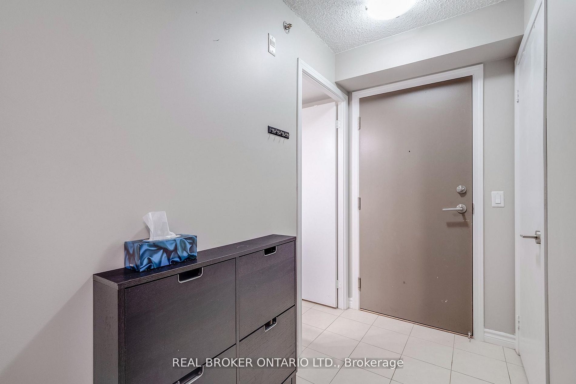 35 Saranac Boulevard 225, Toronto, ON M6A 2G4 photo 4