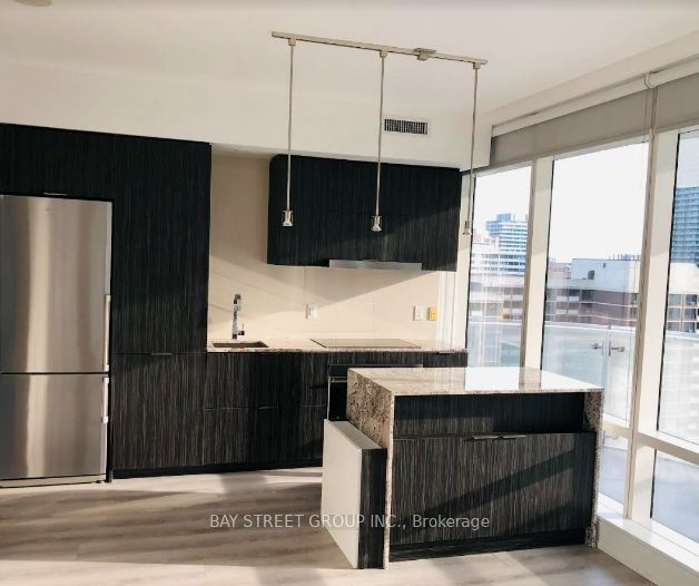1 Bloor Street E 1610, Toronto, ON M4W 0A8 photo 4