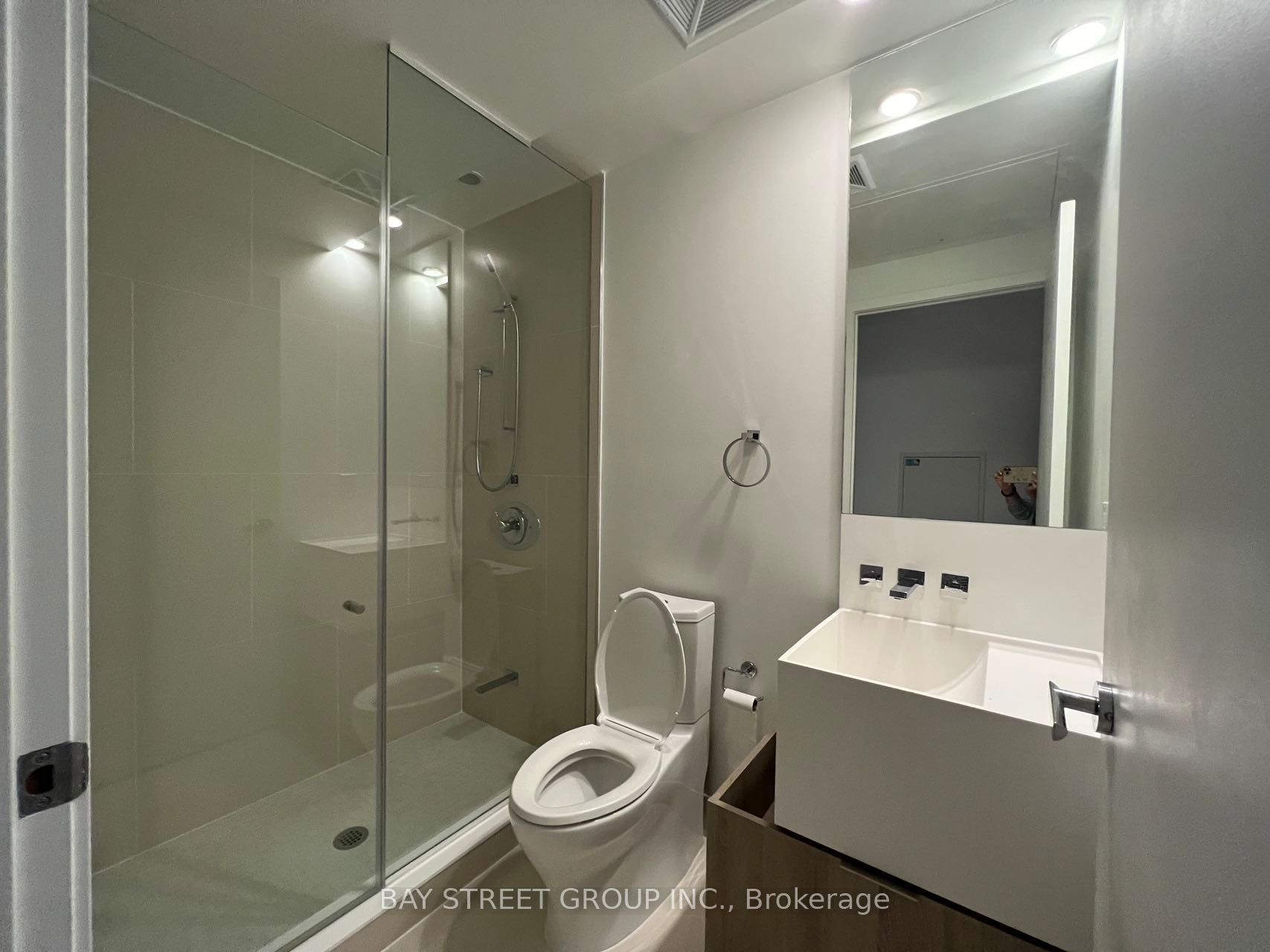 1 Bloor Street E 1610, Toronto, ON M4W 0A8 photo 5