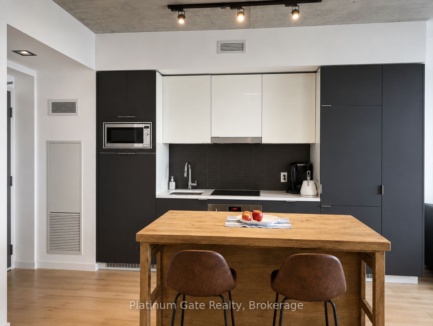 170 Bayview Avenue 1903, Toronto, ON M5A 0M4 photo 5