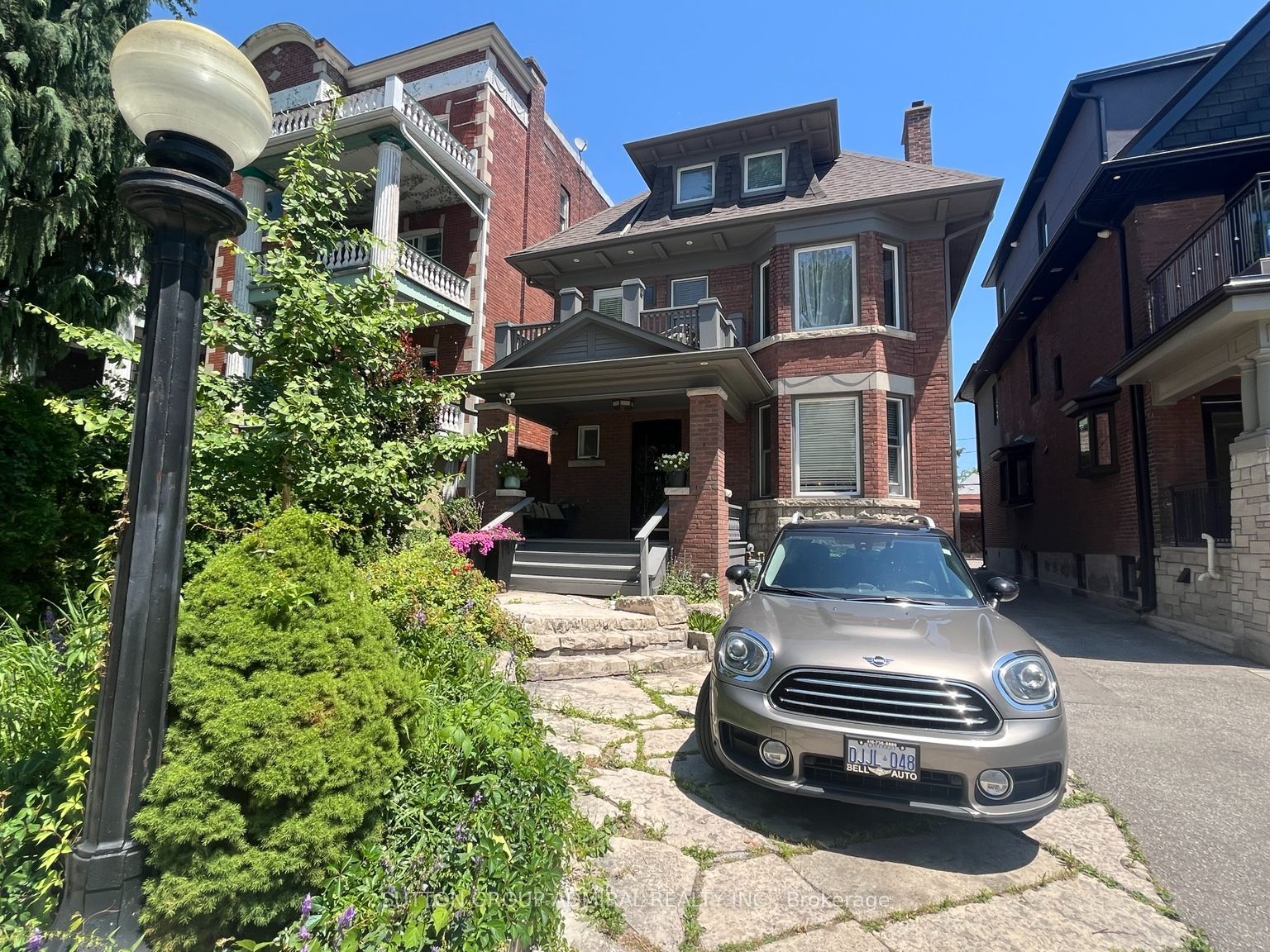 335 Palmerston Boulevard Main, Toronto, ON M6G 2N5